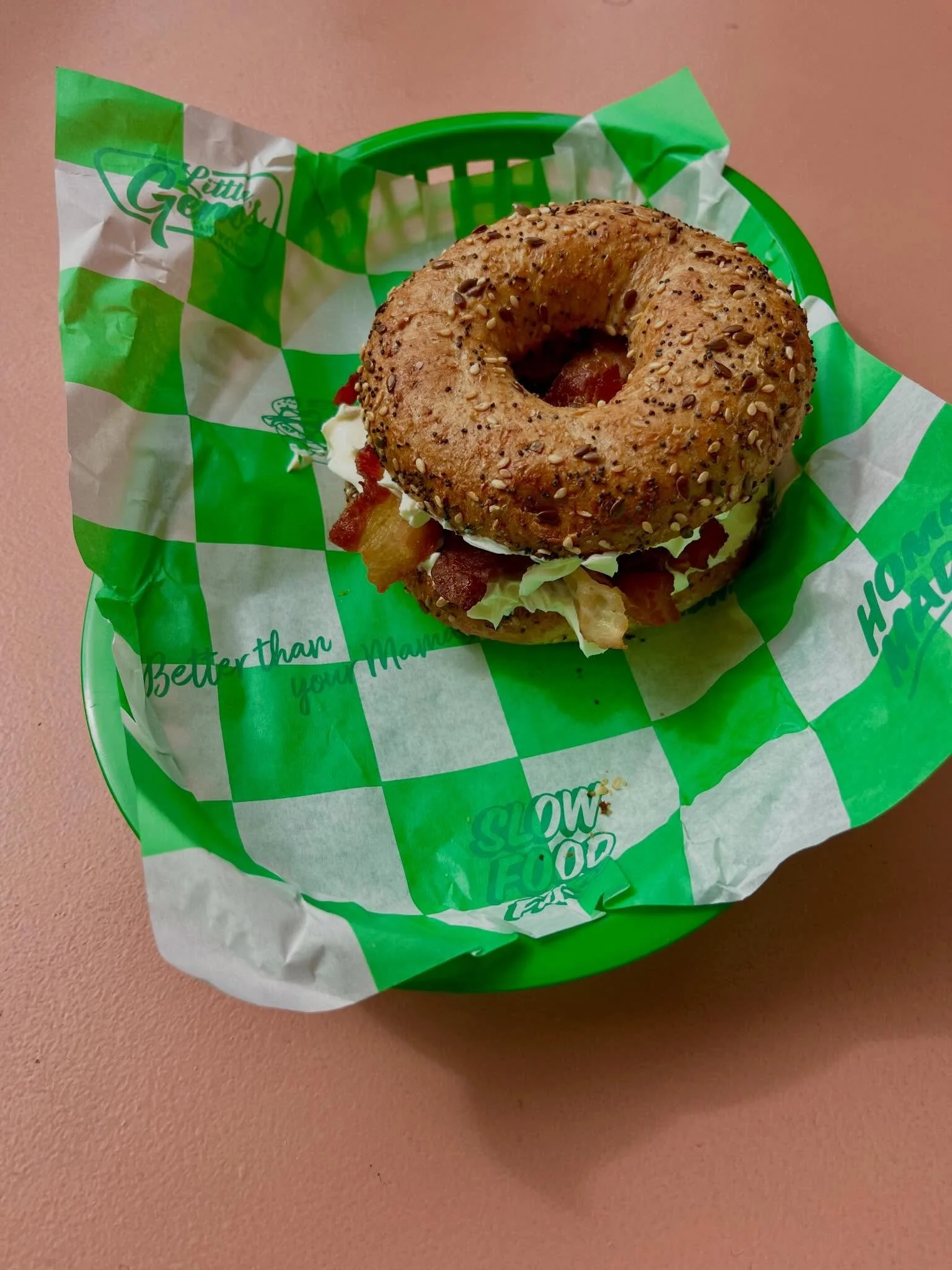 Crispy Bacon + Cream Cheese Breakfast Bagel 
.
.
.
.
.
.
.
.
.
.
.
.
#deli #sandwiches 
#breakfast #breakfastbagel #breakfastclub
