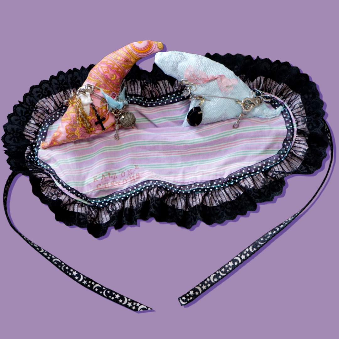 CREEPY KAWAII HORN BONNET