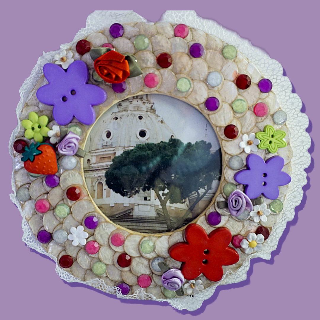 STRAWBERRY PICTURE FRAME