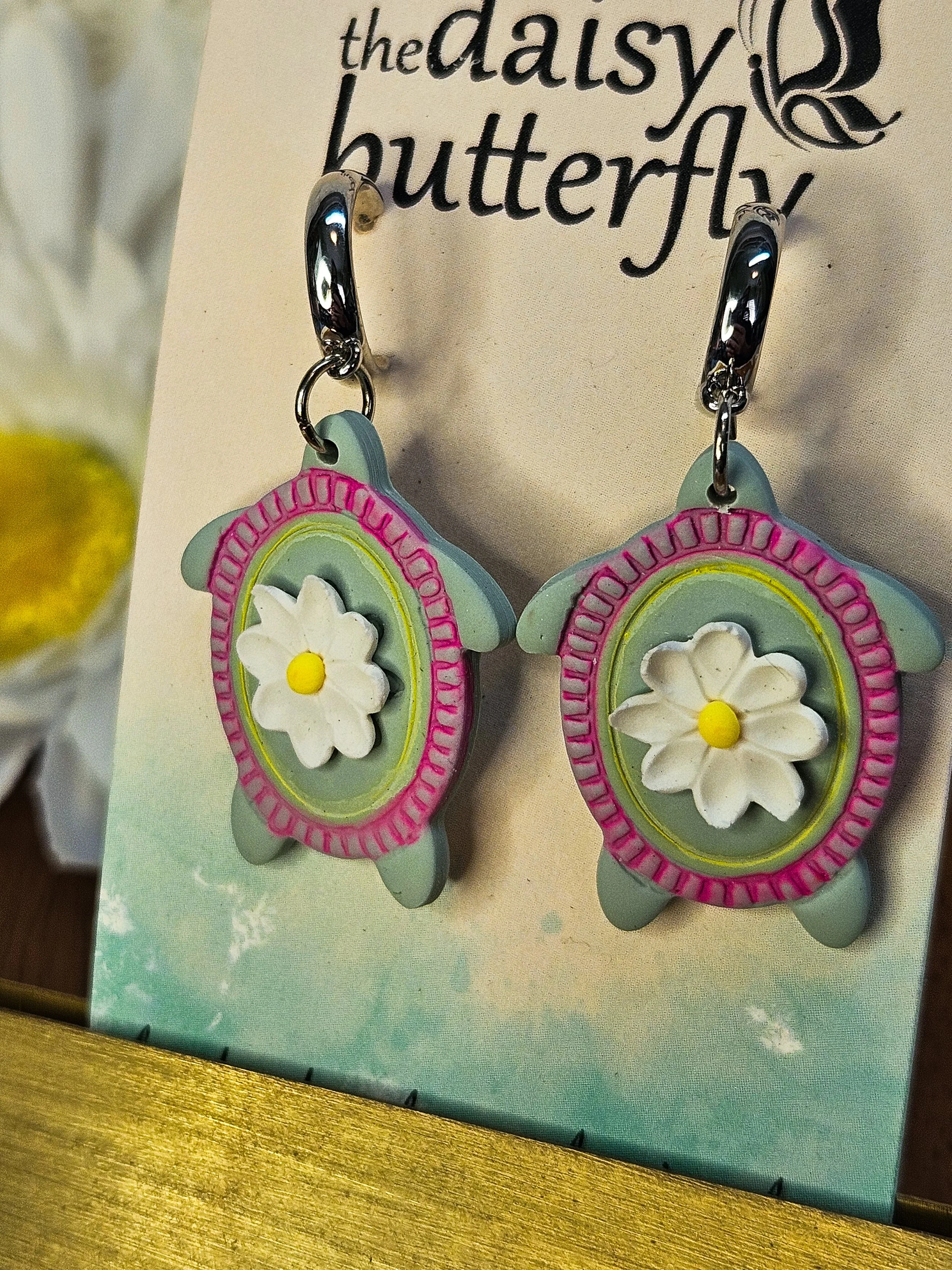 Daisy Seaturtle Hoop Earrings