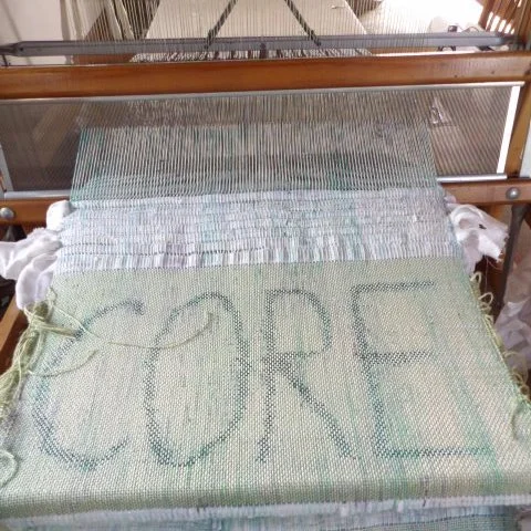 Loom with text