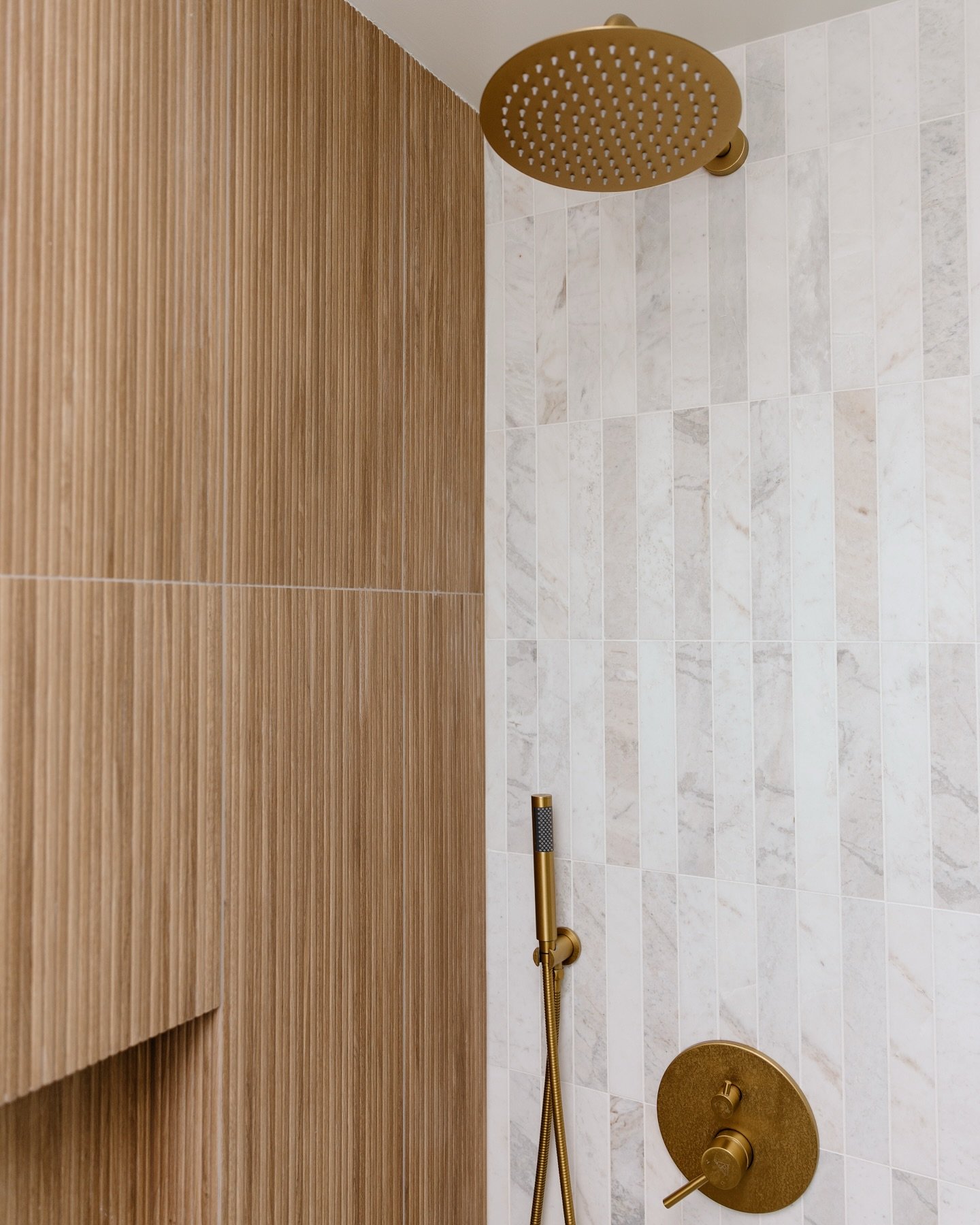 It&rsquo;s Friday and the sun is shining - why not post some beautiful tile inspiration 😍

Have a great weekend ☀️