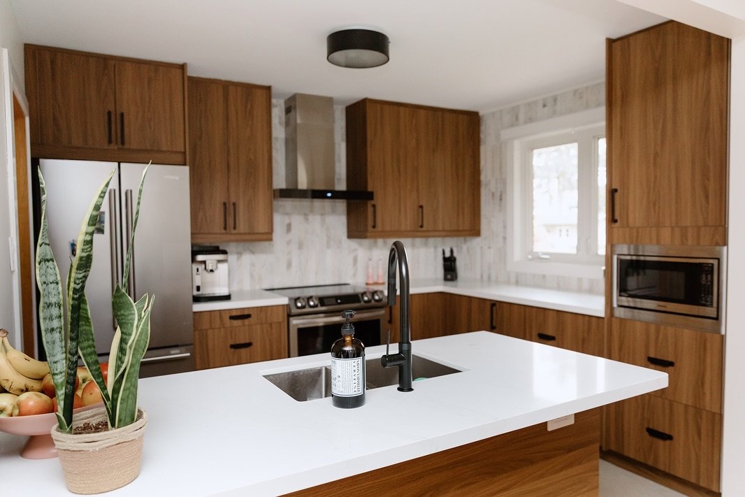 𝗖𝗟𝗜𝗙𝗙 𝗜𝗜 𝗣𝗥𝗢𝗝𝗘𝗖𝗧
A renovation isn&rsquo;t just about how a space looks - it&rsquo;s about how it feels.

This kitchen went from closed-in and dated to warm, open, and designed for real life. Thoughtful details made all the difference - 