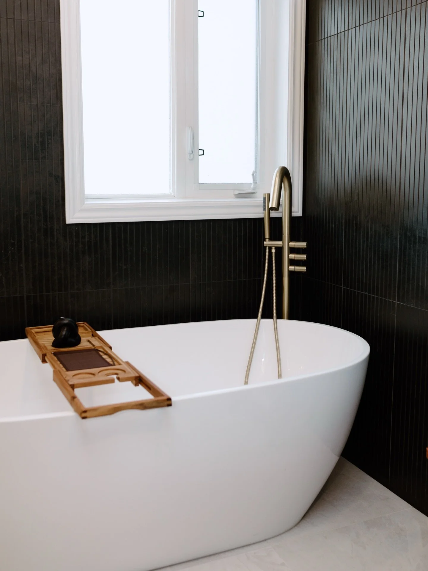 Natural light, clean lines, and a little Monday calm ✨

Starting the week inspired by spaces that feel as good as they look.