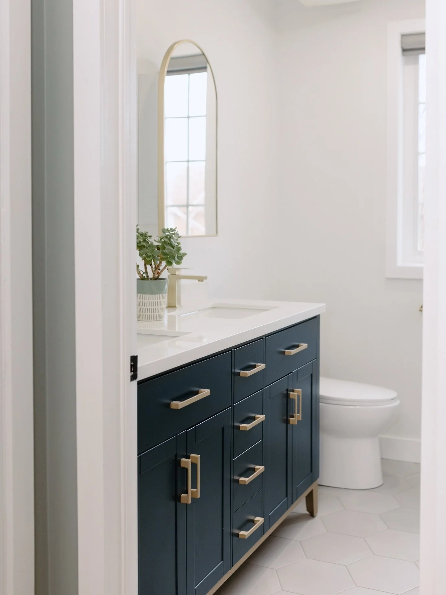 Sunshine and new projects on the schedule ☀️

Mondays at Home.Co mean new plans, fresh ideas, and helping families create spaces that truly work for them. Hope you have an amazing week!