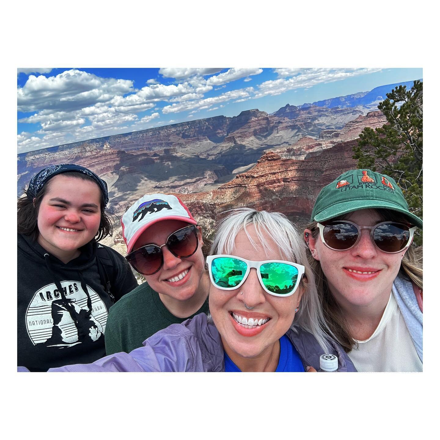 Summer Field Study: Day 9 - The Grand Canyon. Our last stop before heading home. After taking our final exam, we finally got to relax and celebrate around the campfire - @alicesaccount made a delicious apple tart for us to share on our last night tog