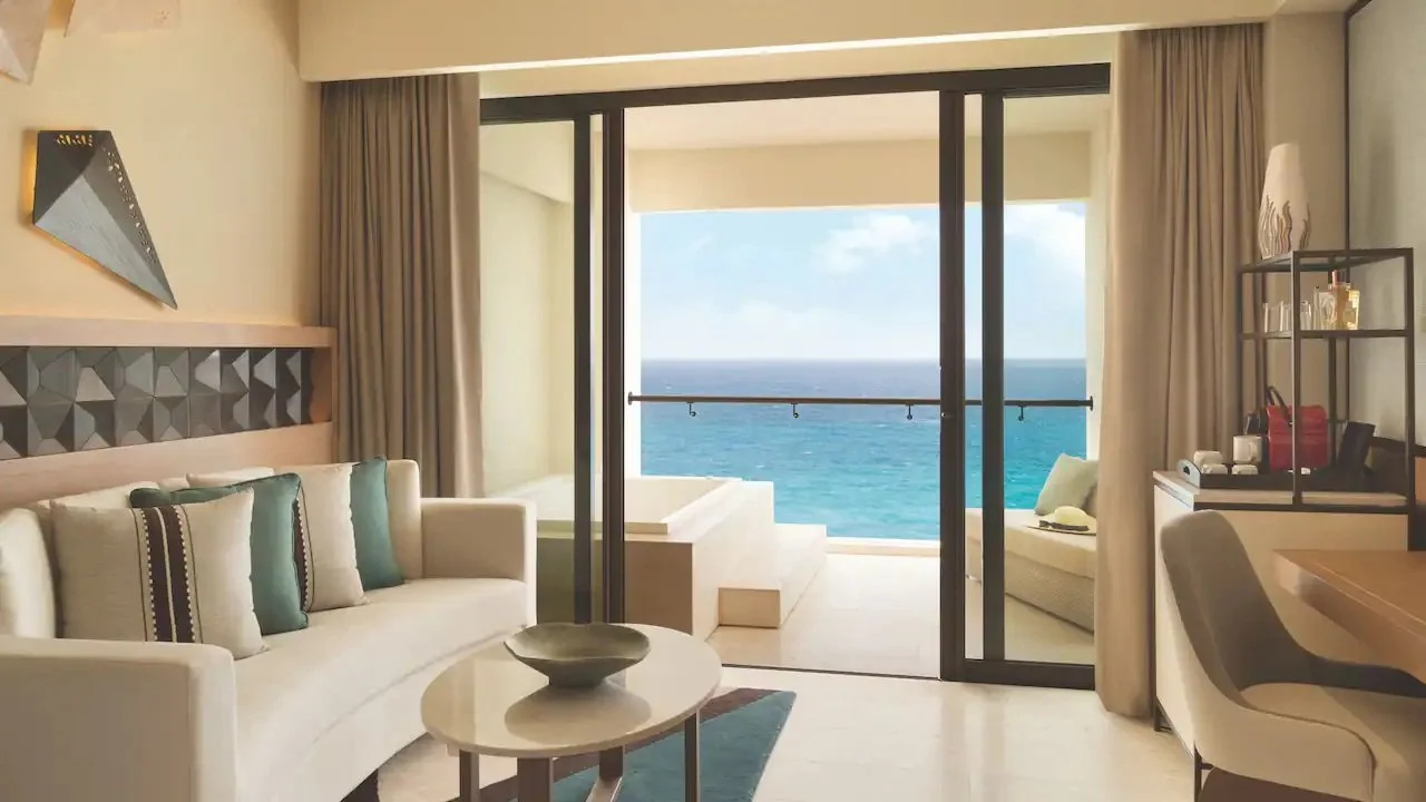 Turquoize Ocean Front Master King - Hyatt Ziva Cancun