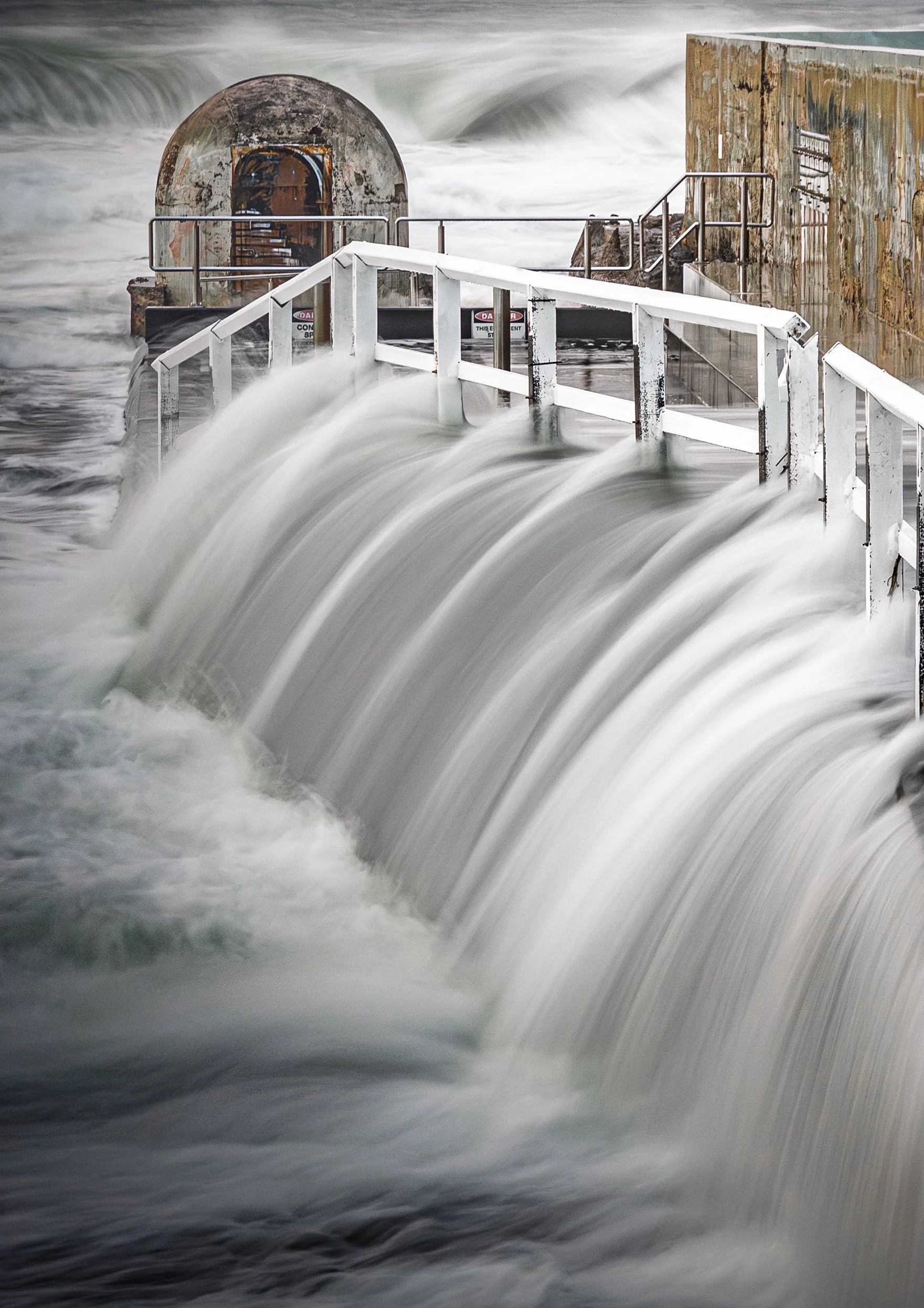 Overflow-at-Newcastle-Ocean-Baths-bd411964_clean__artwork.jpg
