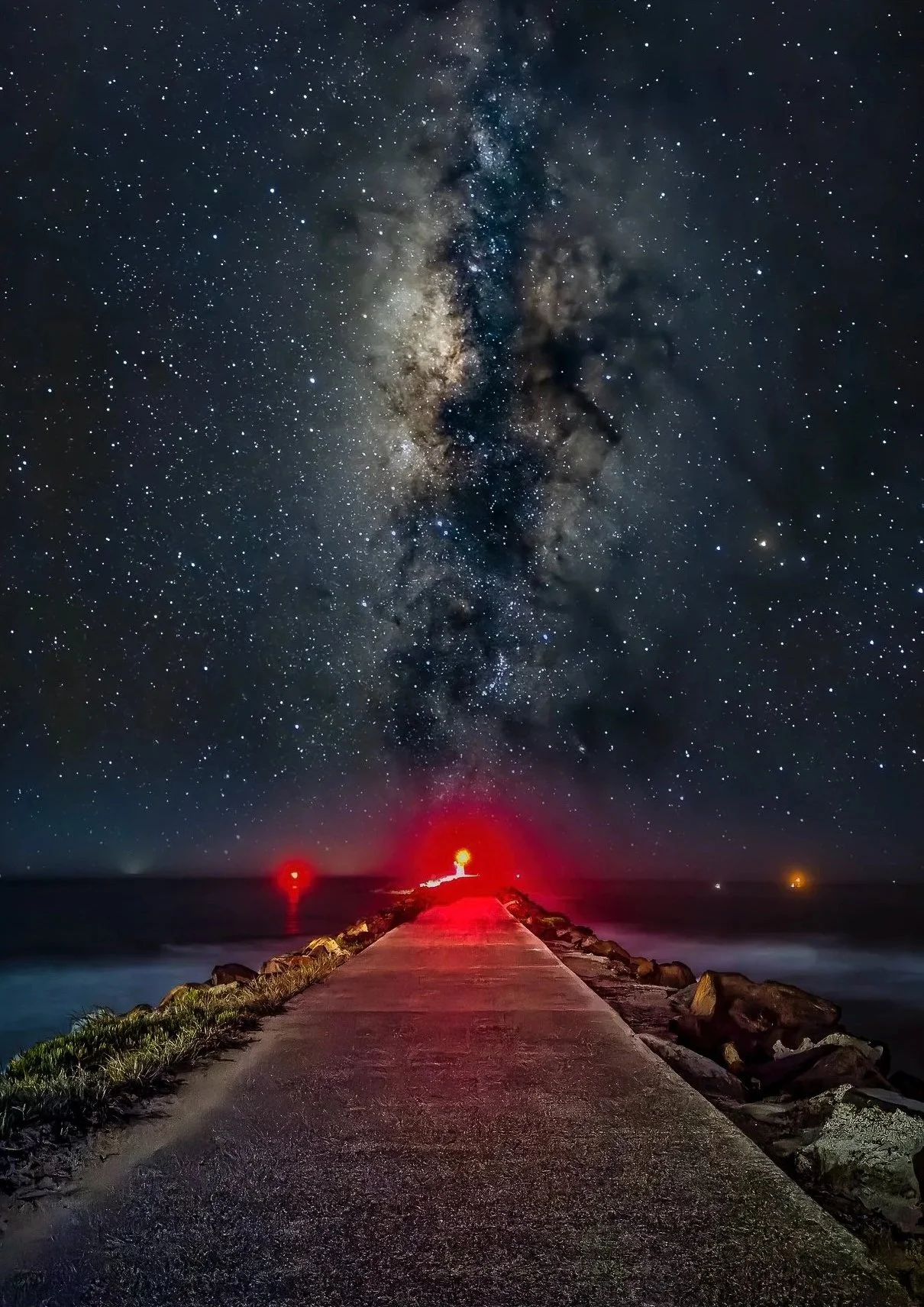 Nobbys-Breakwall-Milky-Way-8c208612_clean__artwork.jpg