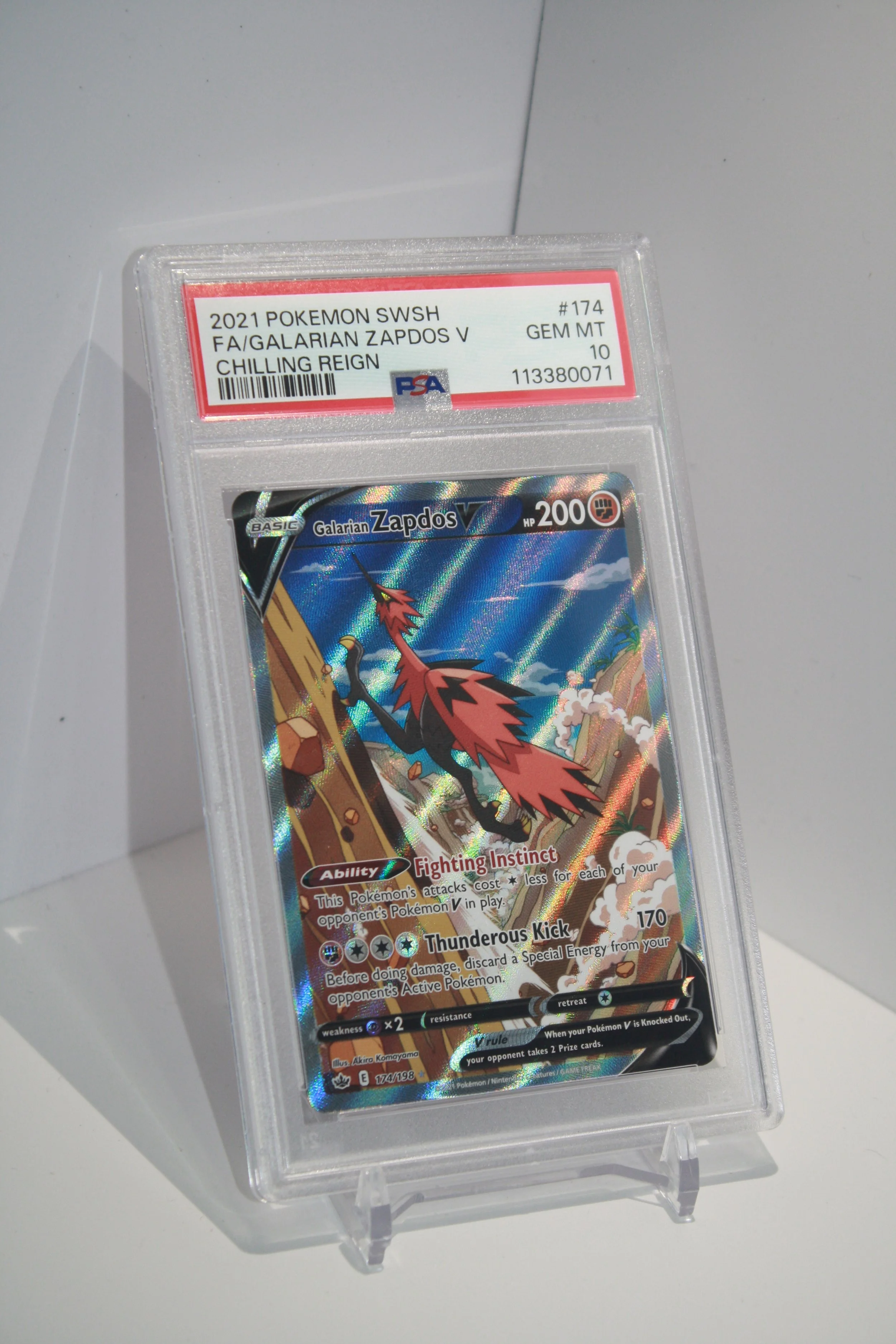 2021 POKEMON SWORD & SHIELD FA/GALARIAN ZAPDOS V CHILLING REIGN