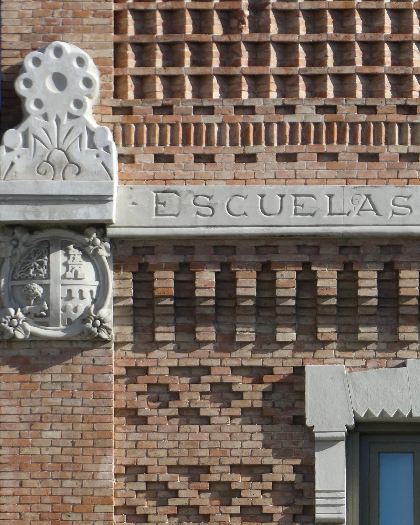 Escuelas P&iacute;as (Casa &Aacute;rabe) | Emilio Rodr&iacute;guez Ayuso | Madrid, ES