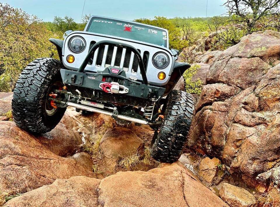 We made it to Friday!!! Show off those #frontendfriday pics on or off-road! Let&rsquo;s see those builds! 

#supportoneanother #wheeling  #streetstyle #rcoffroad #OneNetwork #onenetwork #anyclub #onefamily #offroadadventures #offroadlife #offroadsynd