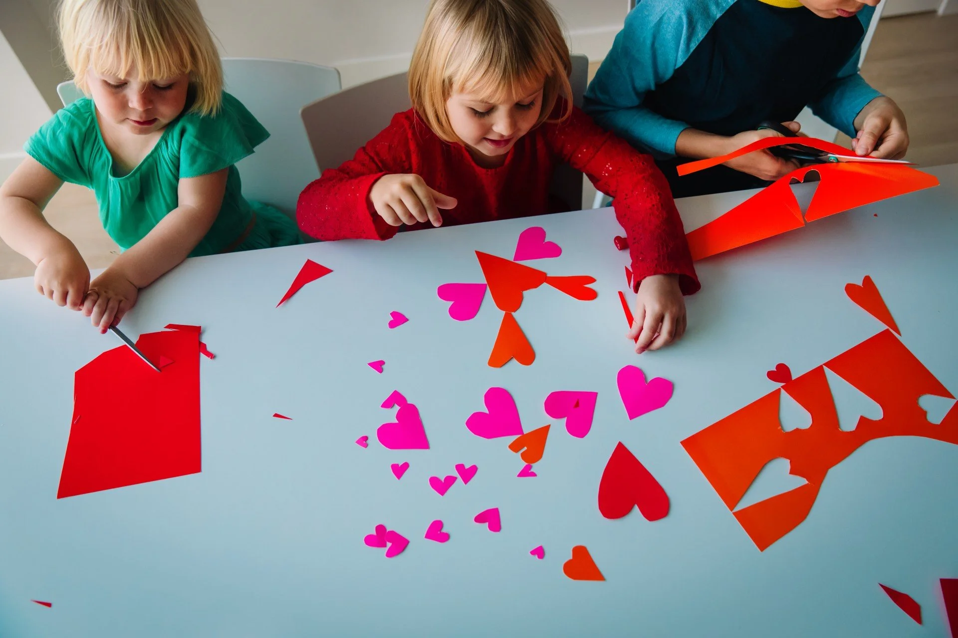 💘 Love in Motion: A Kids’ Valentine’s Day Class 💘 📅 Saturday, February 14th 🕥 10:30–11:30 AM 📍 Ascend Coffee