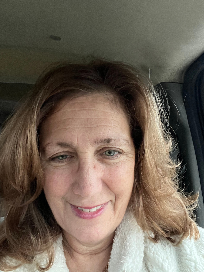 Copy of Pink  Gradient Client Testimonial Instagram Post.png