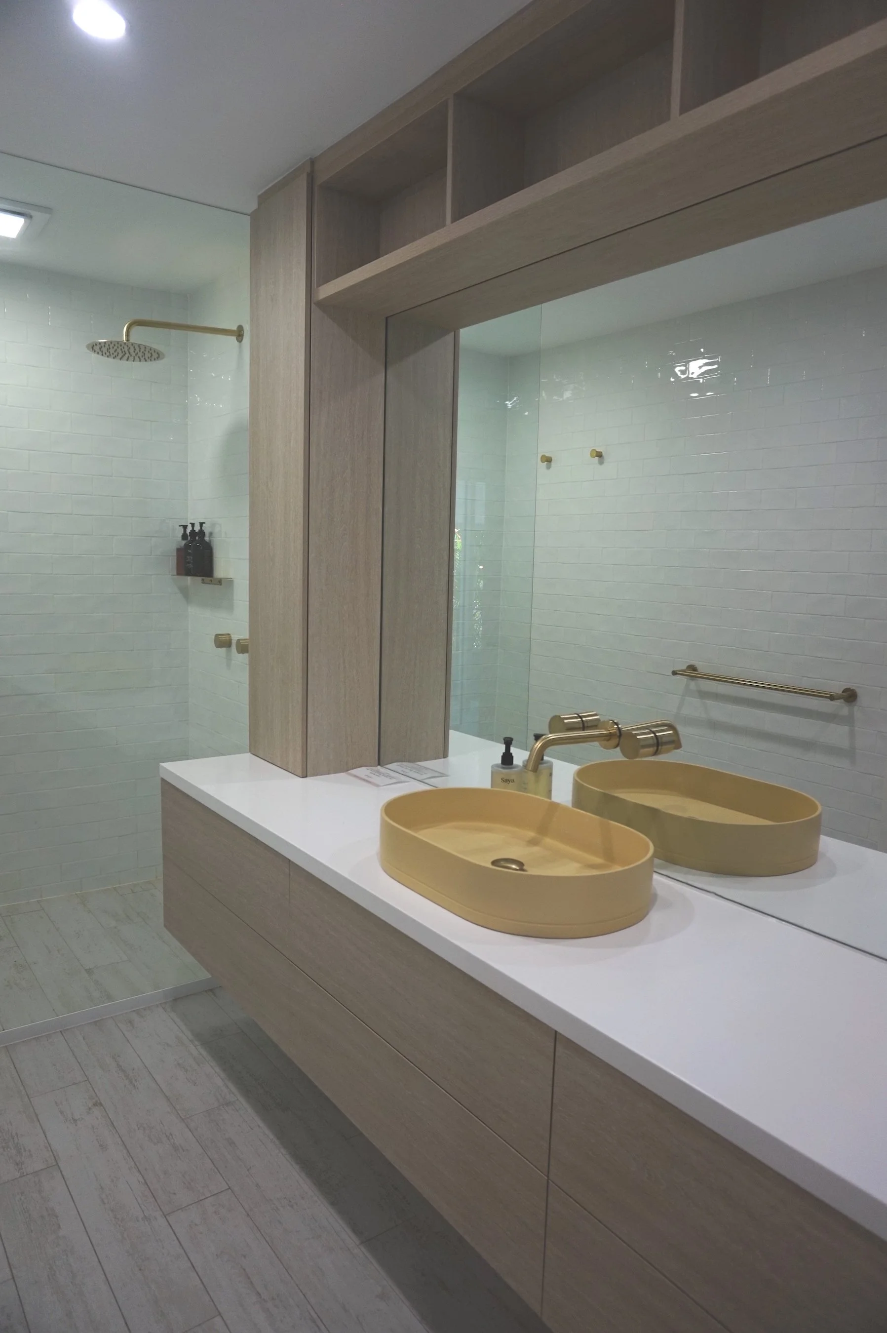 Ensuite (Perspective Portrait).JPG