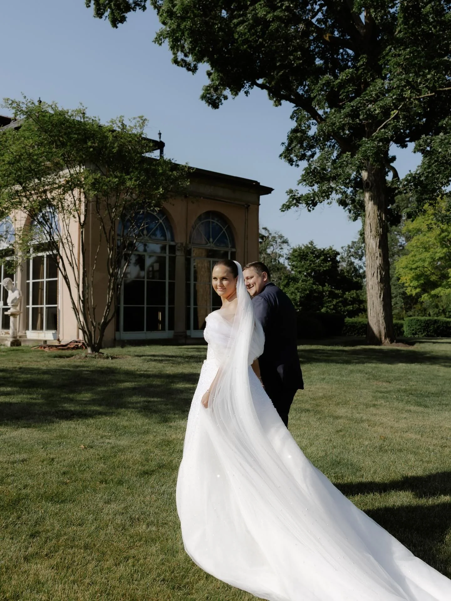 Picture perfect portraits for N &amp; G 🤍

Before their cocktail hour began, they roamed the beautiful grounds to capture these moments together. It&rsquo;s so important for us to ensure there is time and space for our couples to be completely immer