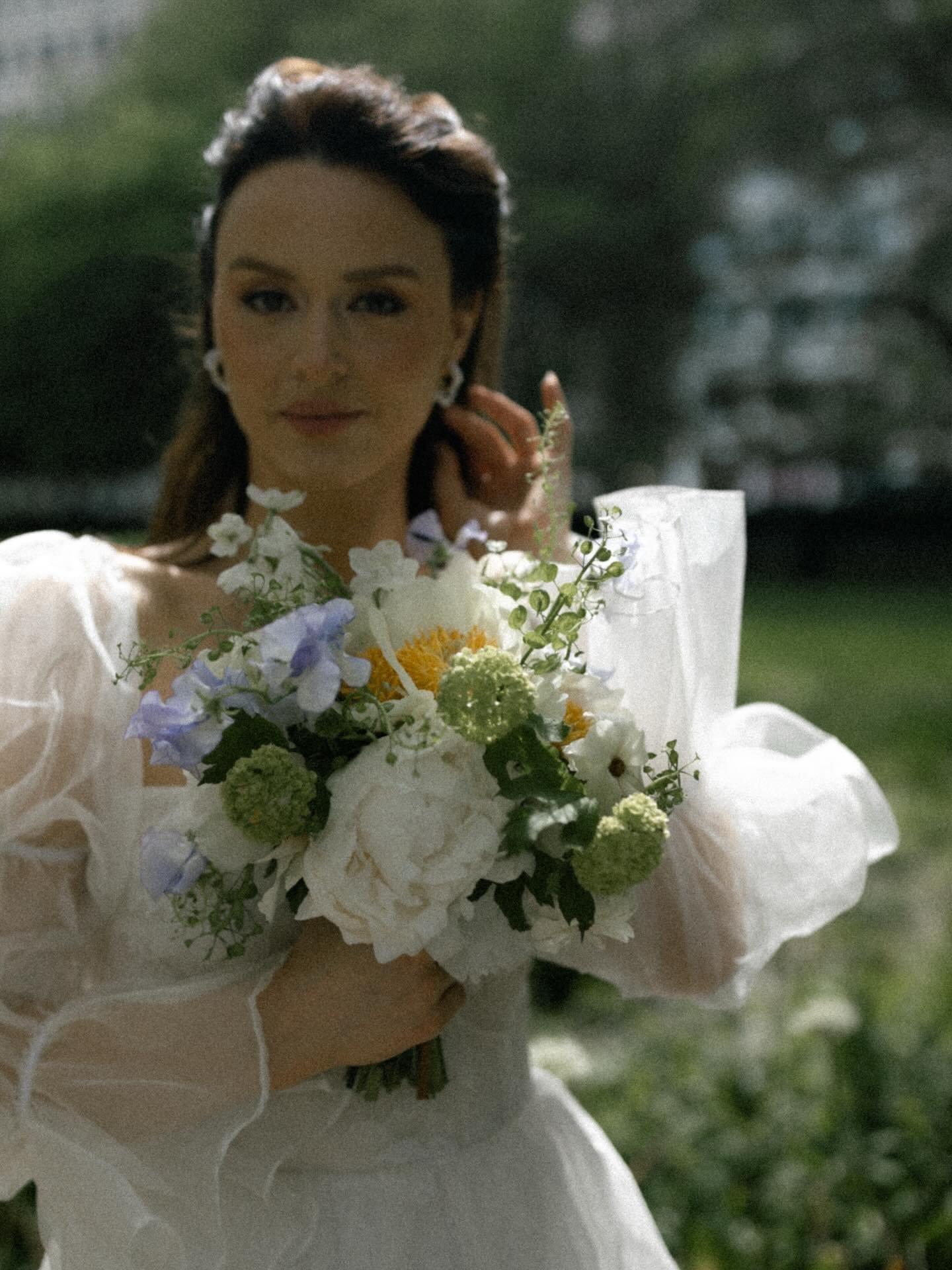 Exhalted, enchanting beauty ✨

Planning: @kandkcelebrates
Photography: @saramyersphotography
Beauty: @itstmarieg , @hairbykarlaj_
Bridal Gown: @honey_bridal
Bridal Gown Designer: @oumaatelier 
Floral: @valeofenna 

#chicagobridetobe #bridalinspiratio