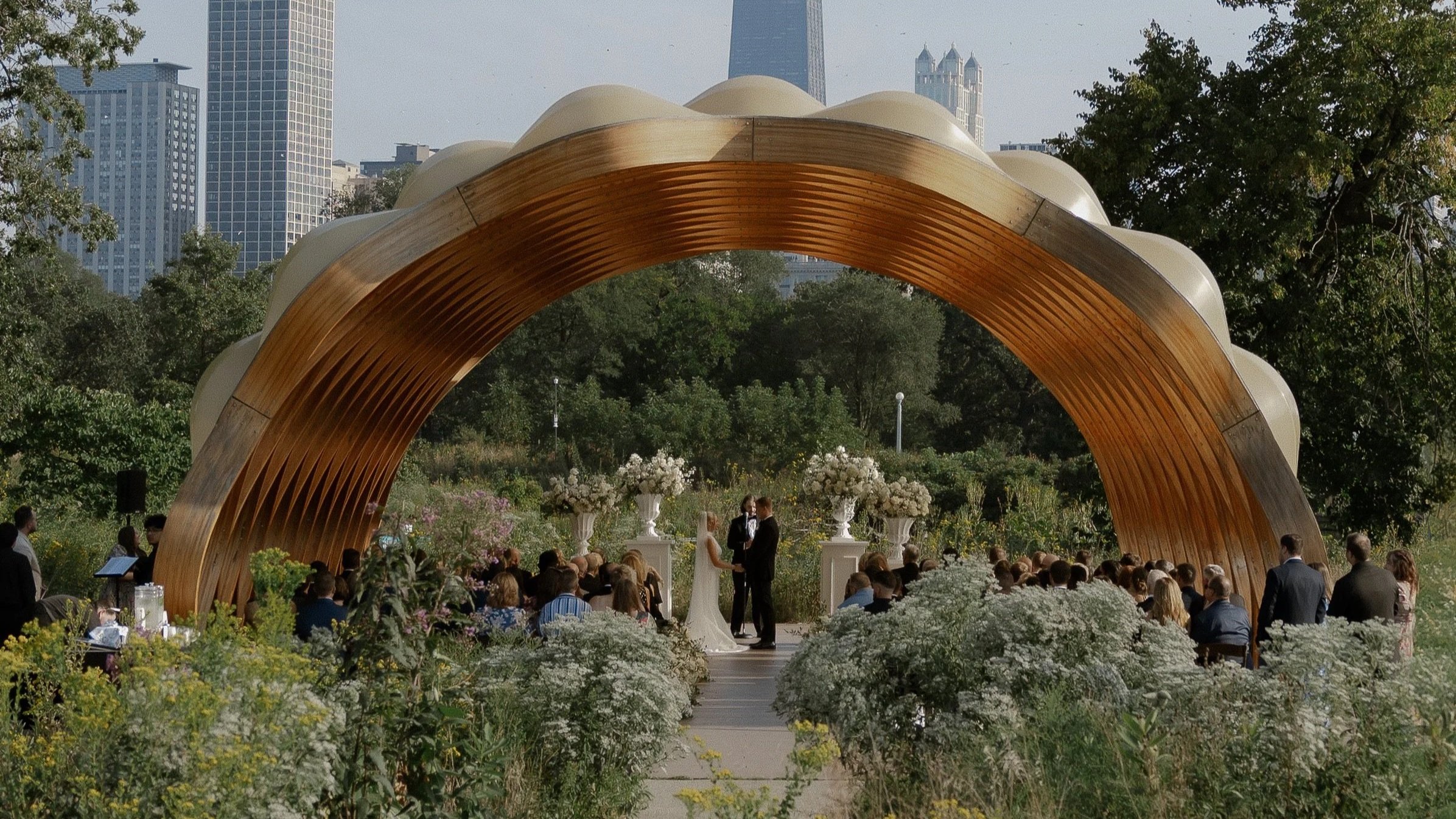 An Elegant Chicago Wedding at the Lincoln Park Honeycomb