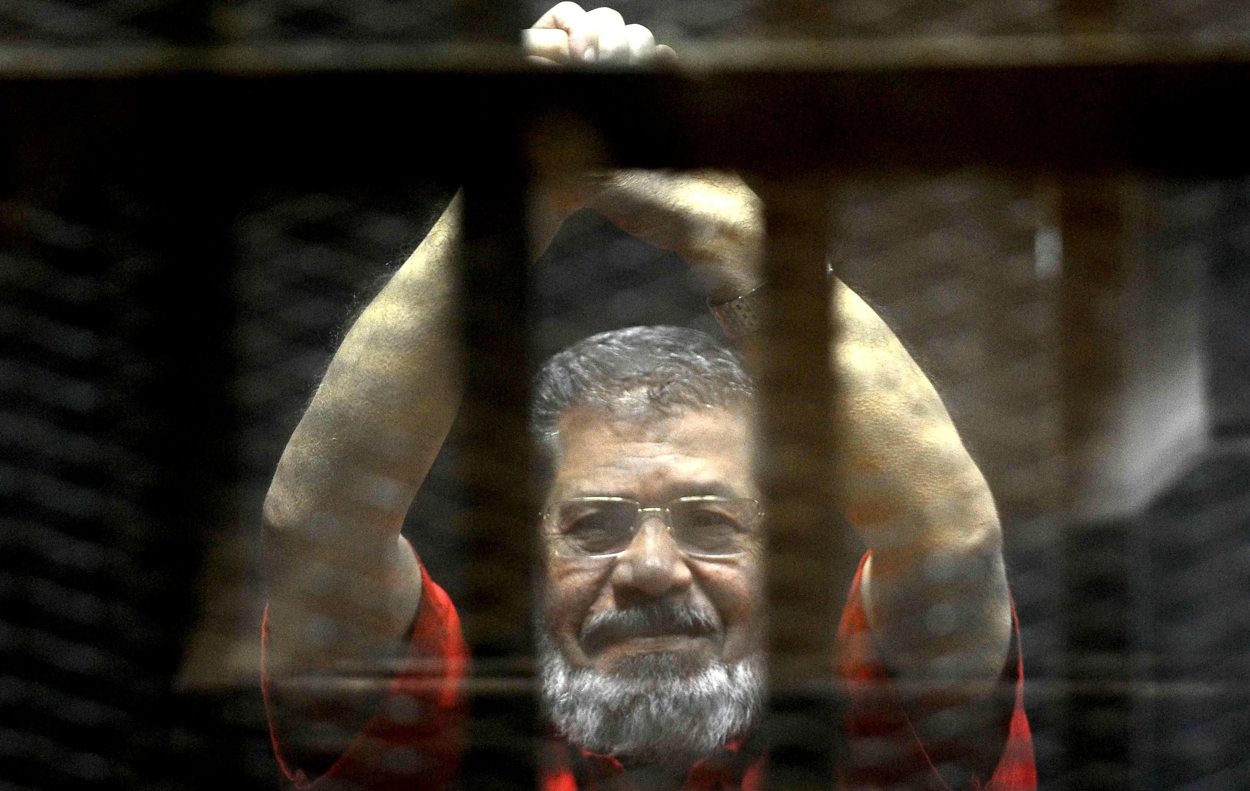 Todesurteil für Mursi, Freiheit für Mubarak