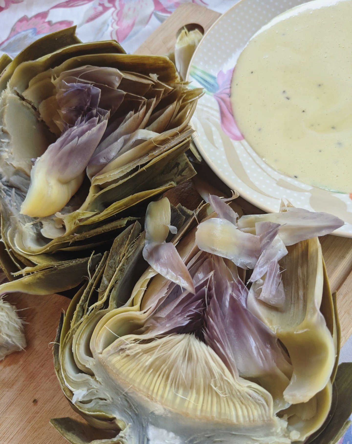 The Cretans like to eat artichokes raw, fresh off the shrub, cut on the stone walls of their craggy farms in a restful moment of reward and contemplation. Vibrant and bitter tempered by the juice of warm lemons picked from a neighbouring tree and a d
