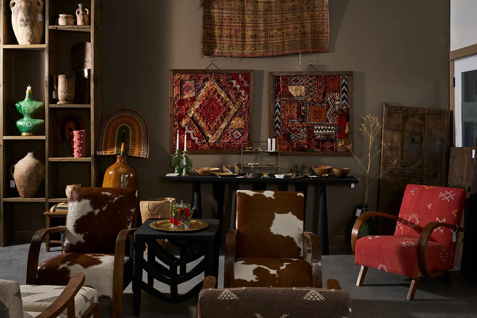 Viajera-Showroom-Chairs.jpg