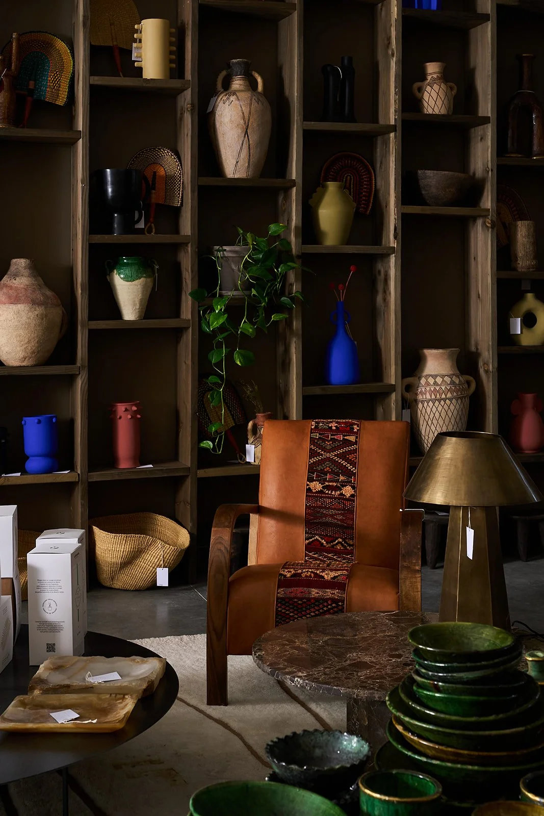 Viajera-Shelves-Vignette-Chair.jpg