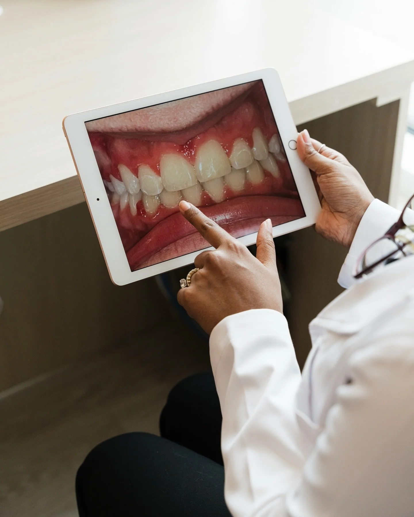 Your content shouldn&rsquo;t be an afterthought, and with a quarterly content shoot, it never has to be.

These photos were captured during a content day for our orthodontics client, @smilelaborthodontics 🤍 They added a quarterly shoot on to their f