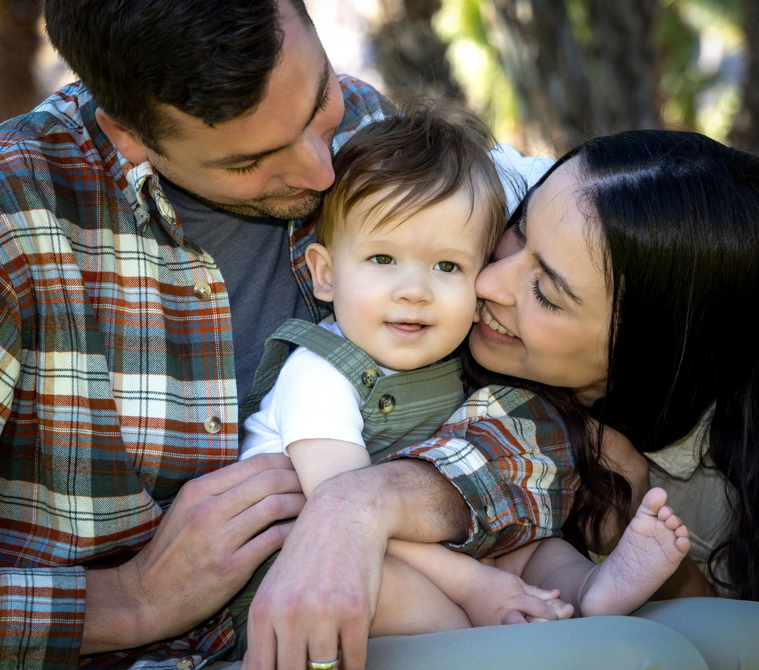 AJA10614 Parents and baby5.jpg