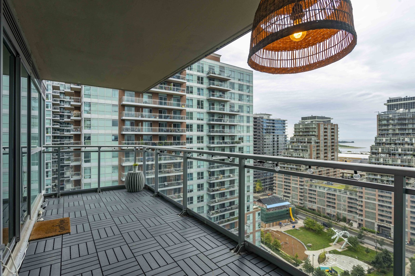 condo-17232589.jpg