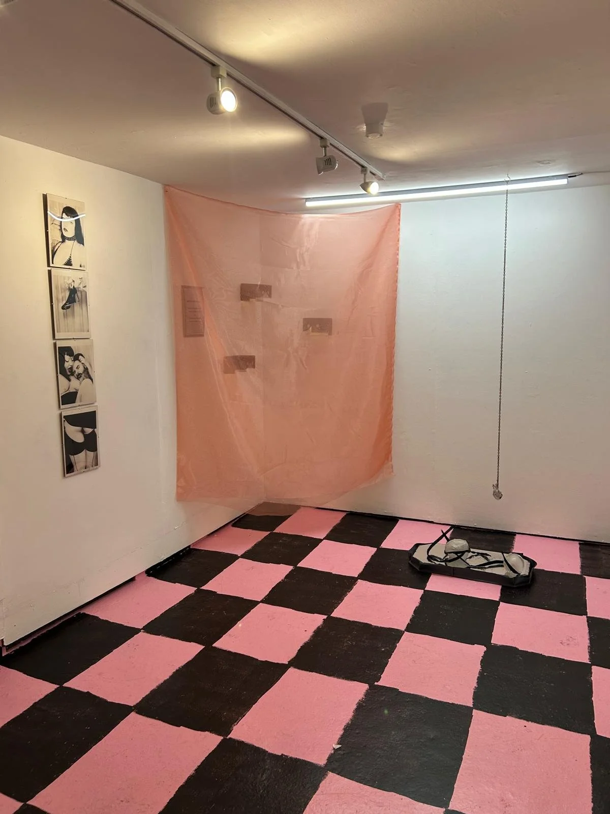 EXHIBITION: art - install - set