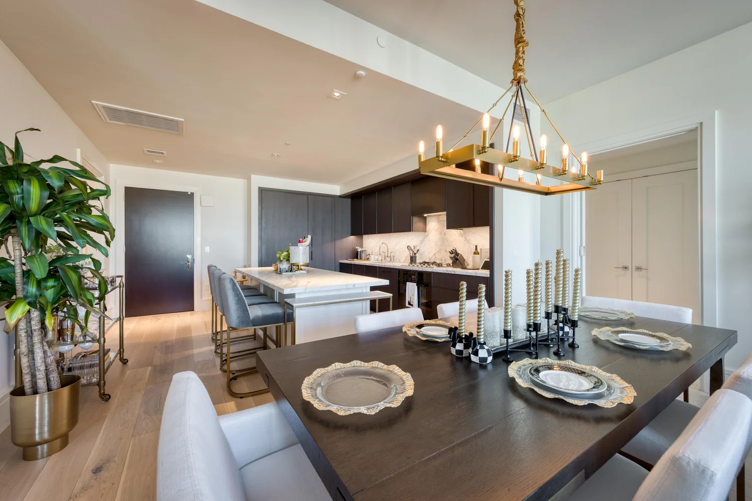 1515 Union St #5C — formal dining room