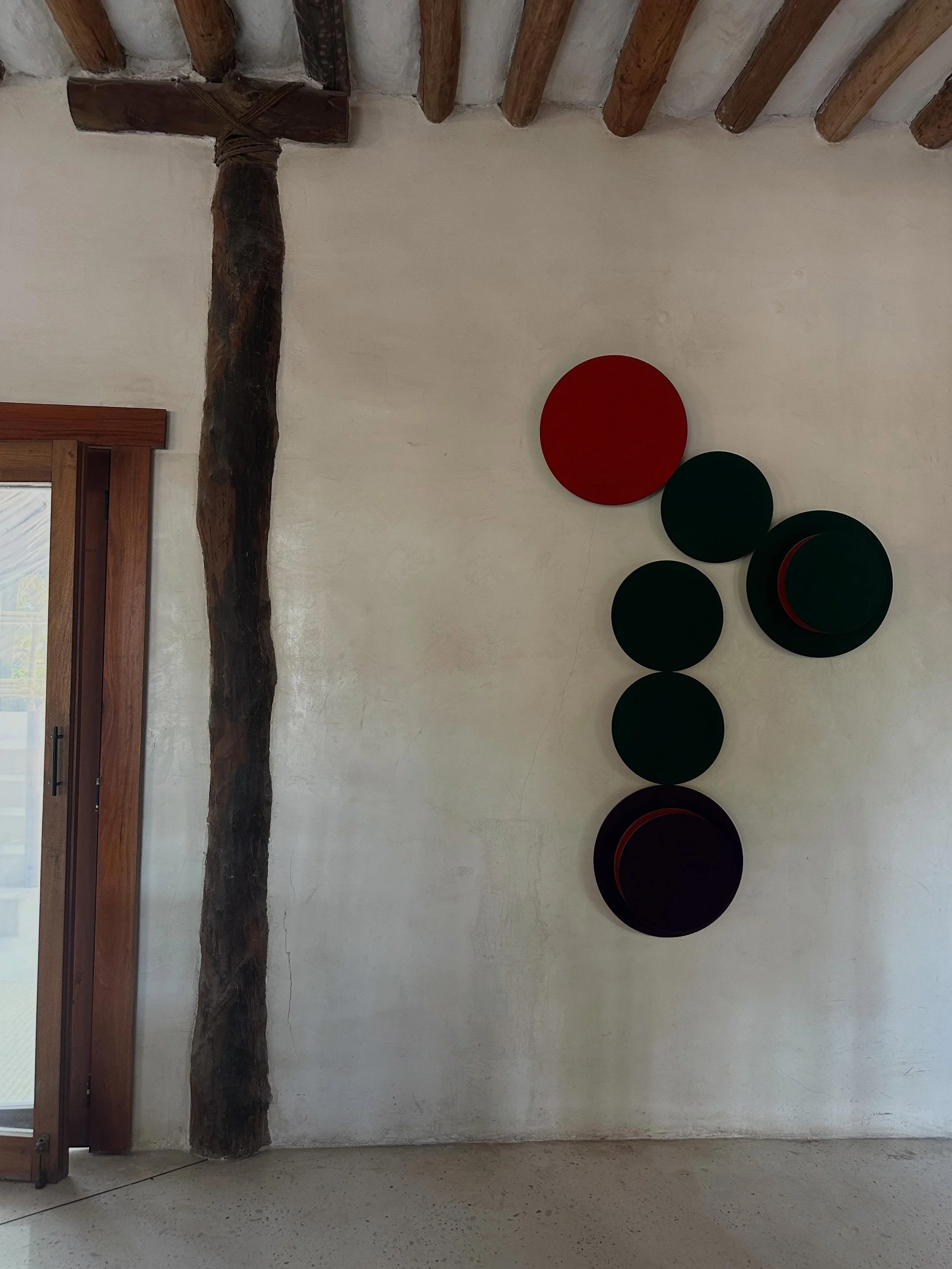 Just back from the Mexican coast and still mentally half there. Everything felt like a masterclass in texture and form &mdash; rattan furniture everywhere, raw materials that somehow felt soft, and light filtered through palm leaves casting the most 