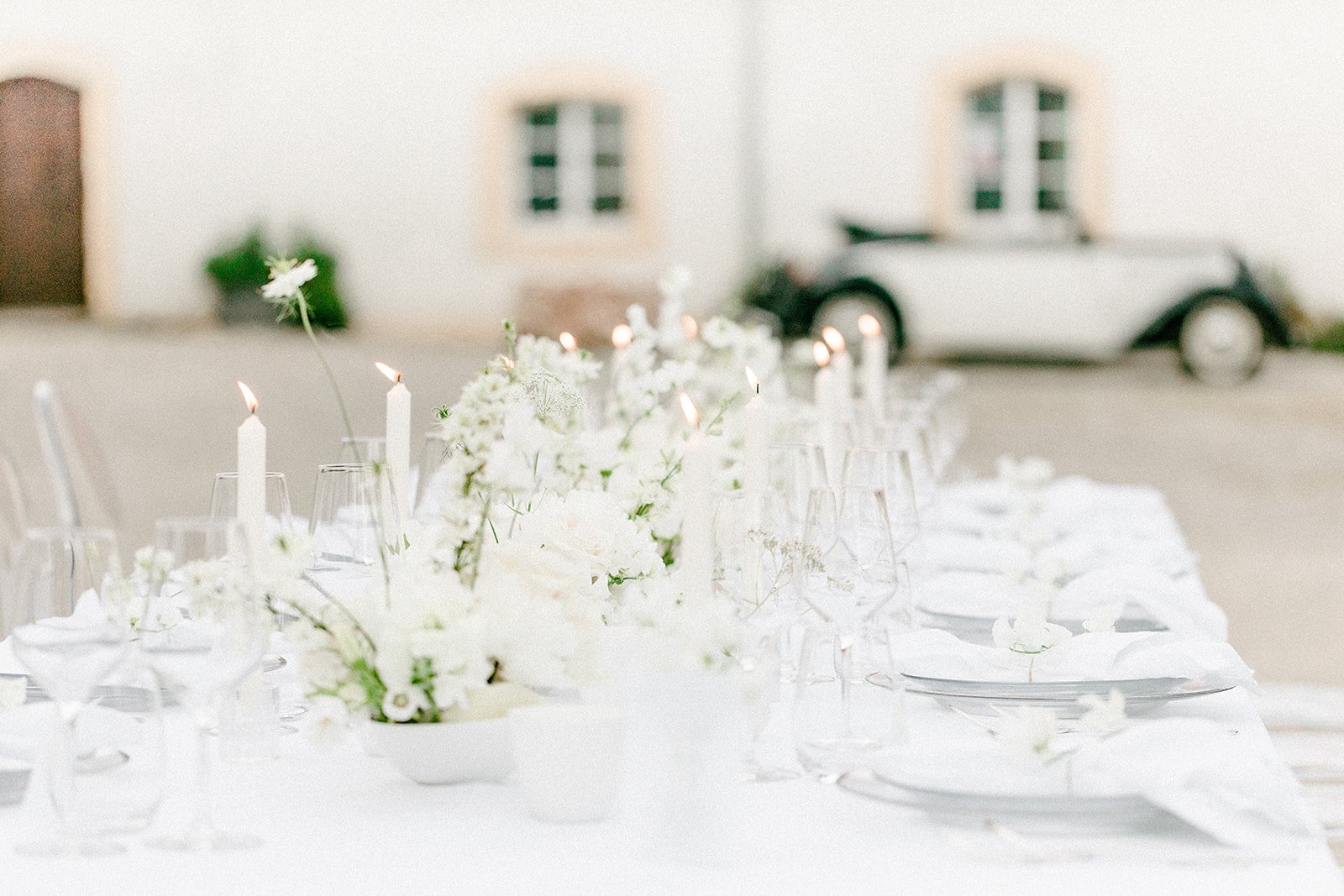 Tischdeko Hochzeit Weiß – so wirkt sie nicht nach „Hotelbankett“, sondern elegant