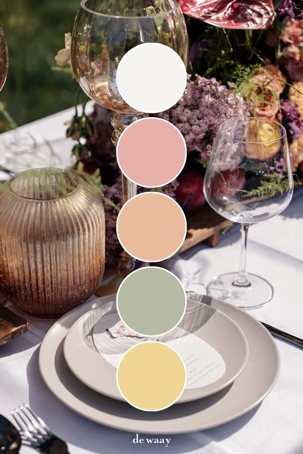 Farbpalette für Tischdeko Hochzeit Frühling mit Offwhite, Salbei, Apricot und Naturtönen von de Waay