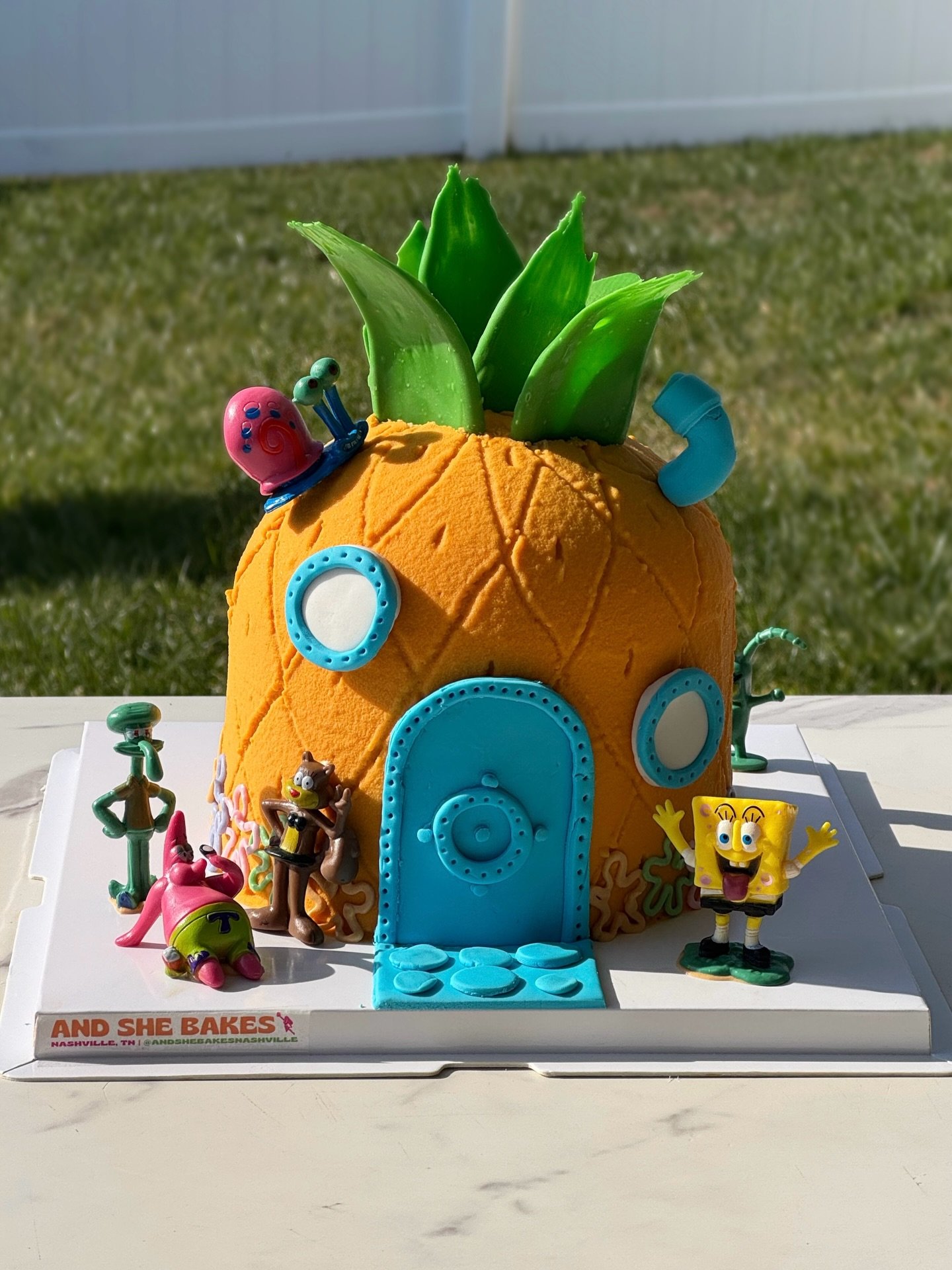 &ldquo;F&rdquo; is for friends who do stuff together&hellip; it&rsquo;s also for Firsts! This is my first surprise design cake order! If you didn&rsquo;t know, I have an order form to place a &ldquo;surprise&rdquo; cake order. You choose your size &a