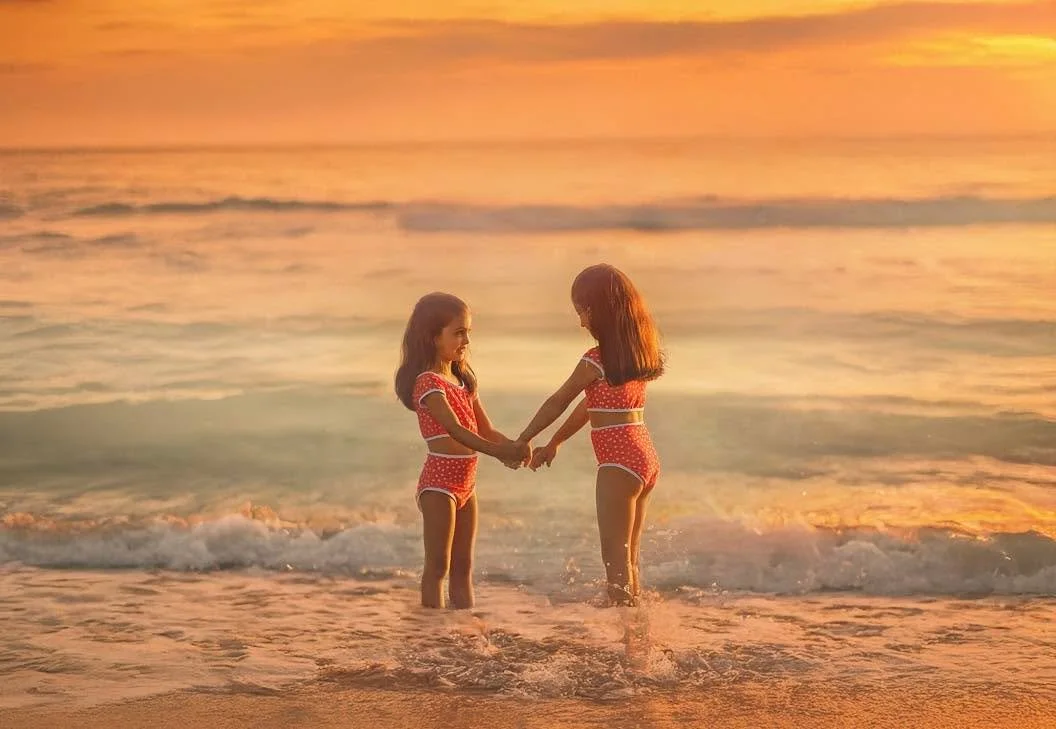 Don&rsquo;t forget to book your 2026 beach session! ✨
Our summer calendar fills up every single year so if you&rsquo;ve been dreaming of those golden sunsets, sandy toes, and fine art portraits by the shore, now&rsquo;s the time to reserve your spot.