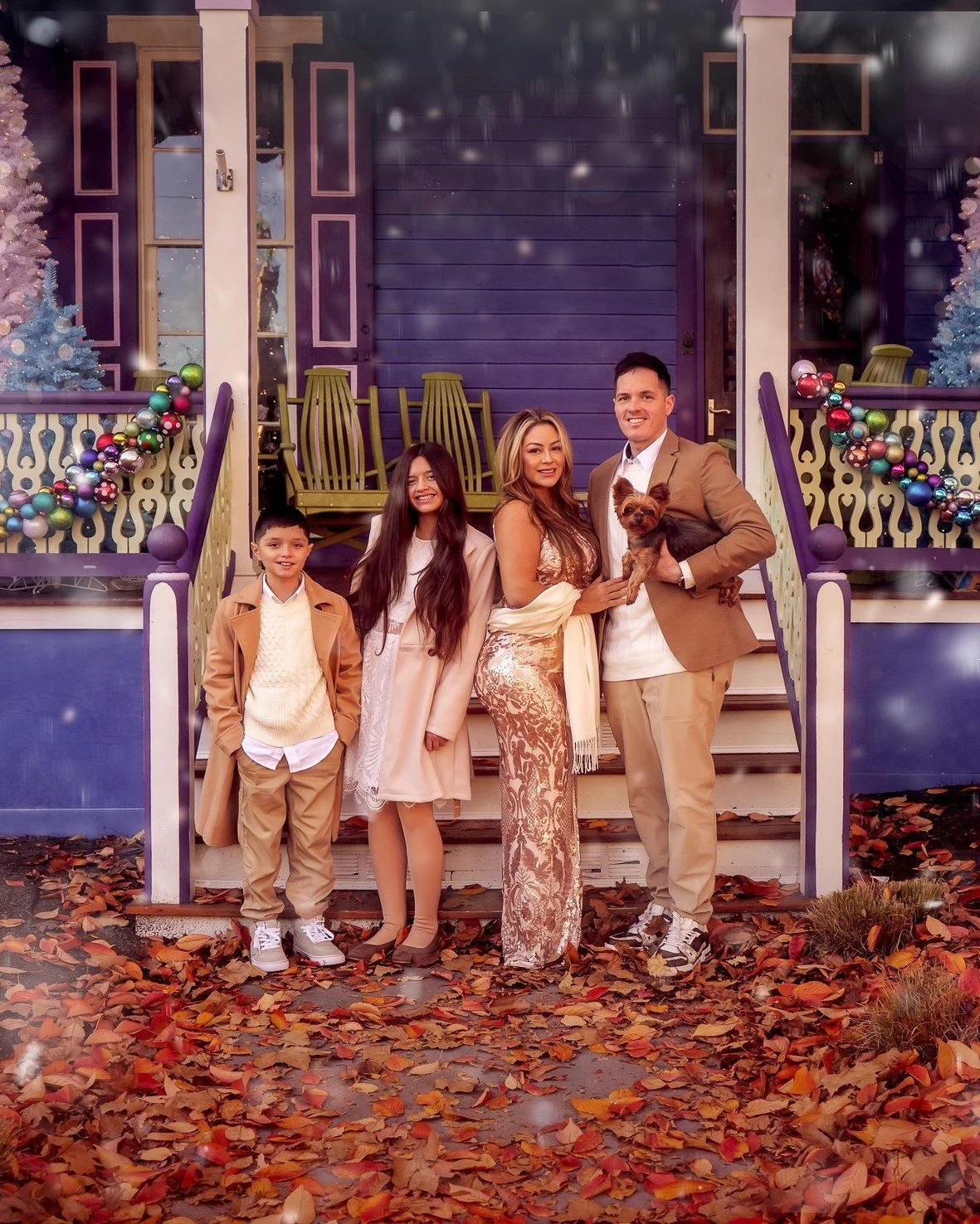 Come play Christmas in Cape May with me ✨🎄
Twinkling lights, historic streets, and your crew all dressed in their holiday best&hellip; it doesn&rsquo;t get more magical than that.

🎁 Limited Christmas Cape May sessions
📍 Historic Cape May, NJ
📸 F