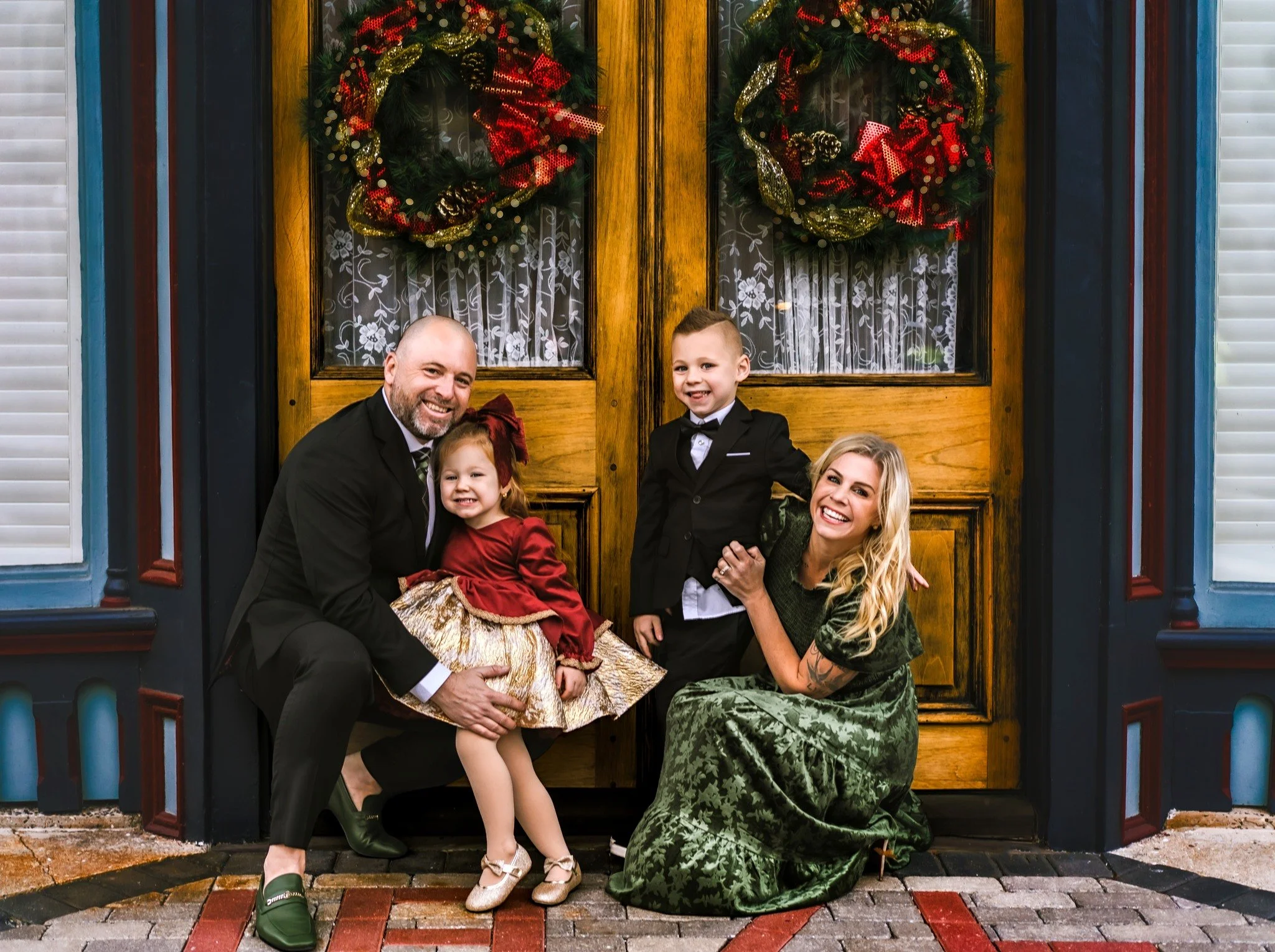 Here&rsquo;s a little picture-perfect magic from Cape May. This sweet family absolutely lit up the historic streets, and it reminded me why I adore these sessions so much.
I still have a few spots open over the next two weeks if you&rsquo;ve been hop