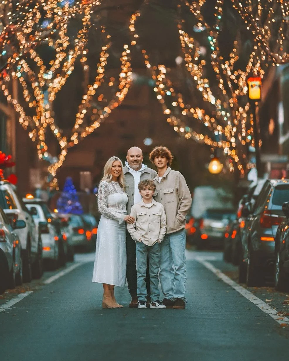 Last call! 🎄✨
This gorgeous Christmas lights location is available TOMORROW for holiday photos.
If you want magical, glowing Christmas portraits, grab the final spot!

#shootingstarphotography #shootingstarsphotography #southjerseyphotographers #phi