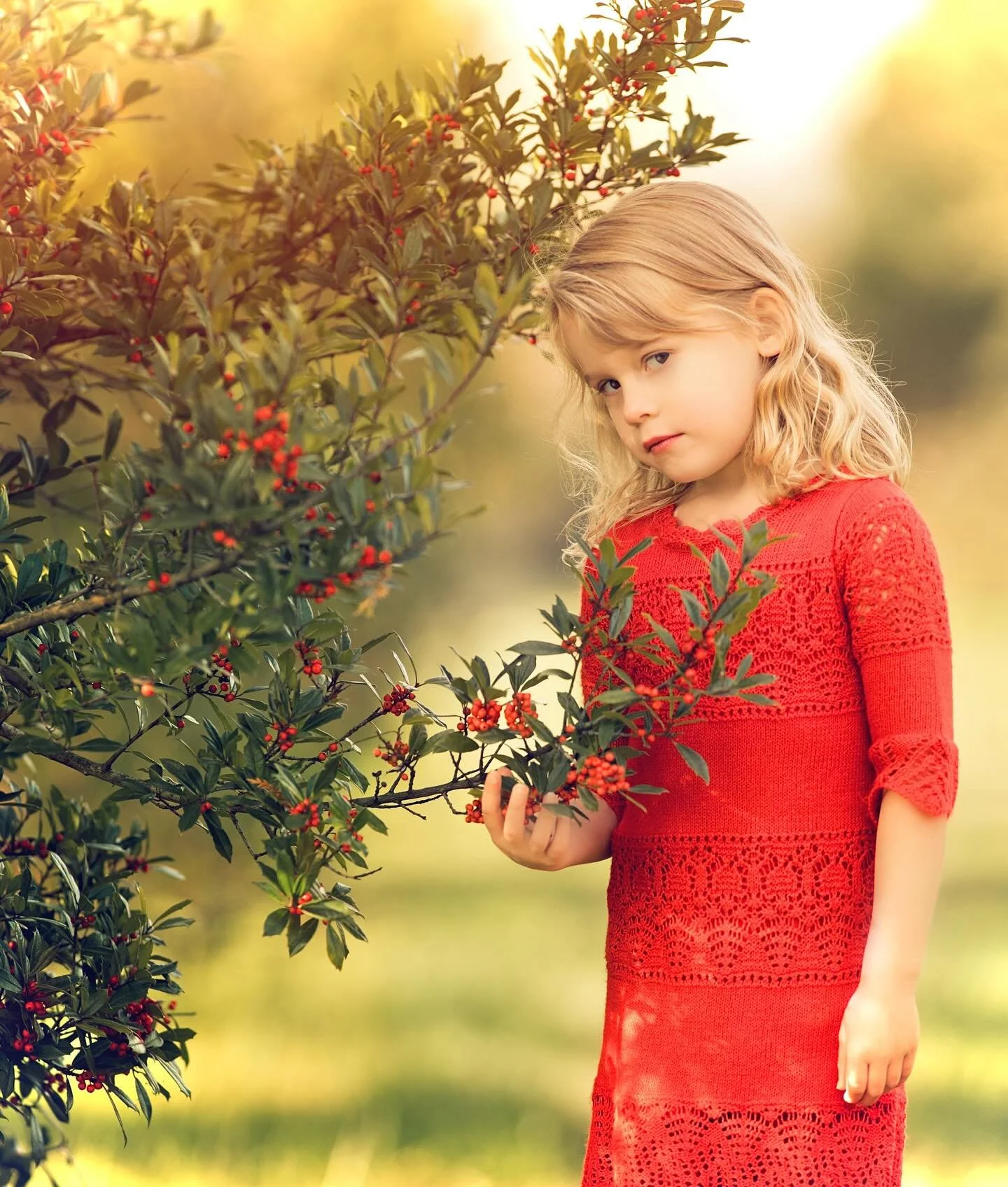 May the Christmas holly be ever in your favor this weekend! Xoxoxo -Merry Christmas!