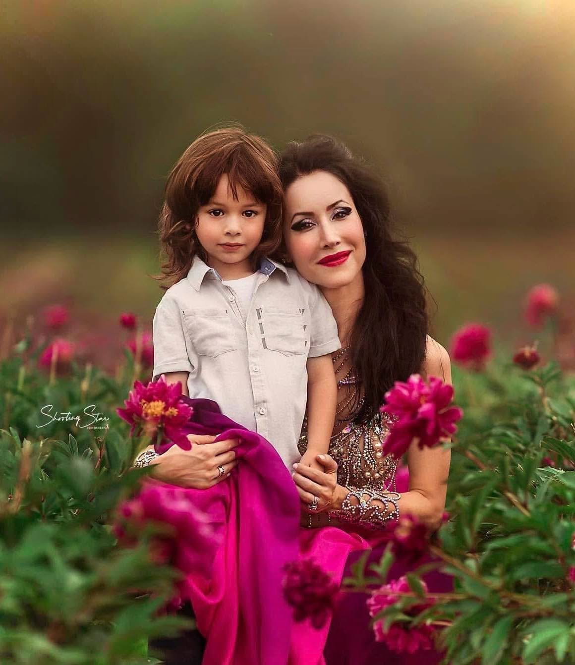 The peonies are calling! Only a very short few weeks away. We have many colors of incredible fields. Come join us! Info to book is below! #southjersey #peonies #philadelphiaphotographer
