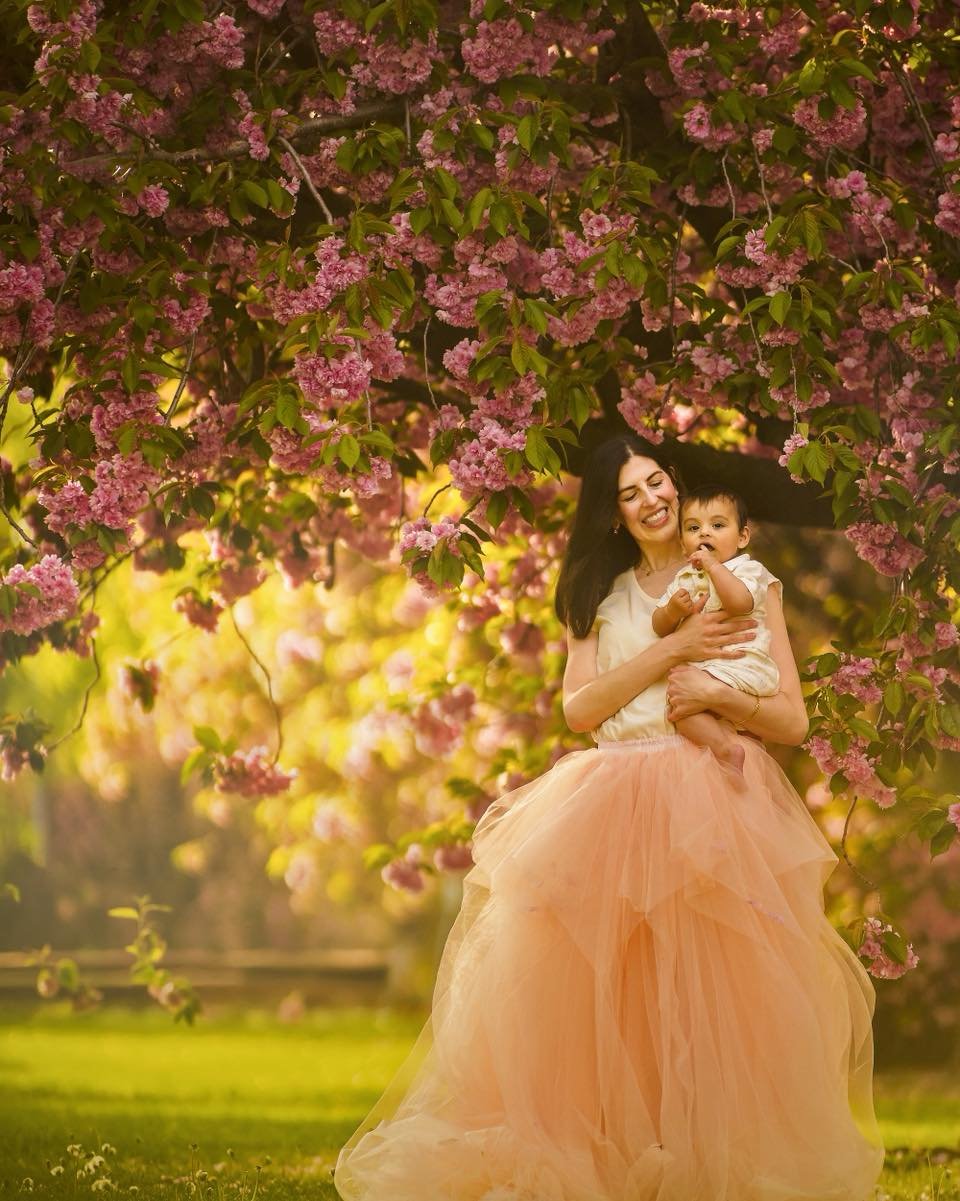 Mommy and ne&rsquo;s are going strong this season. #mommyandme #cherryblossom🌸 #njphotographer 

Proofs going out intermittently through tomorrow :)