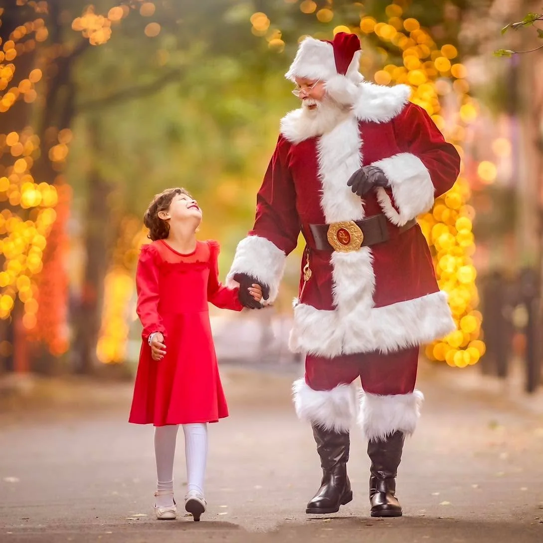 I can&rsquo;t believe Christmas is right around the corner. 🎄✨

The weather is changing, the days are getting shorter, and that little bit of holiday magic is already starting to creep in.

I only have a few spots left with the big guy this season! 