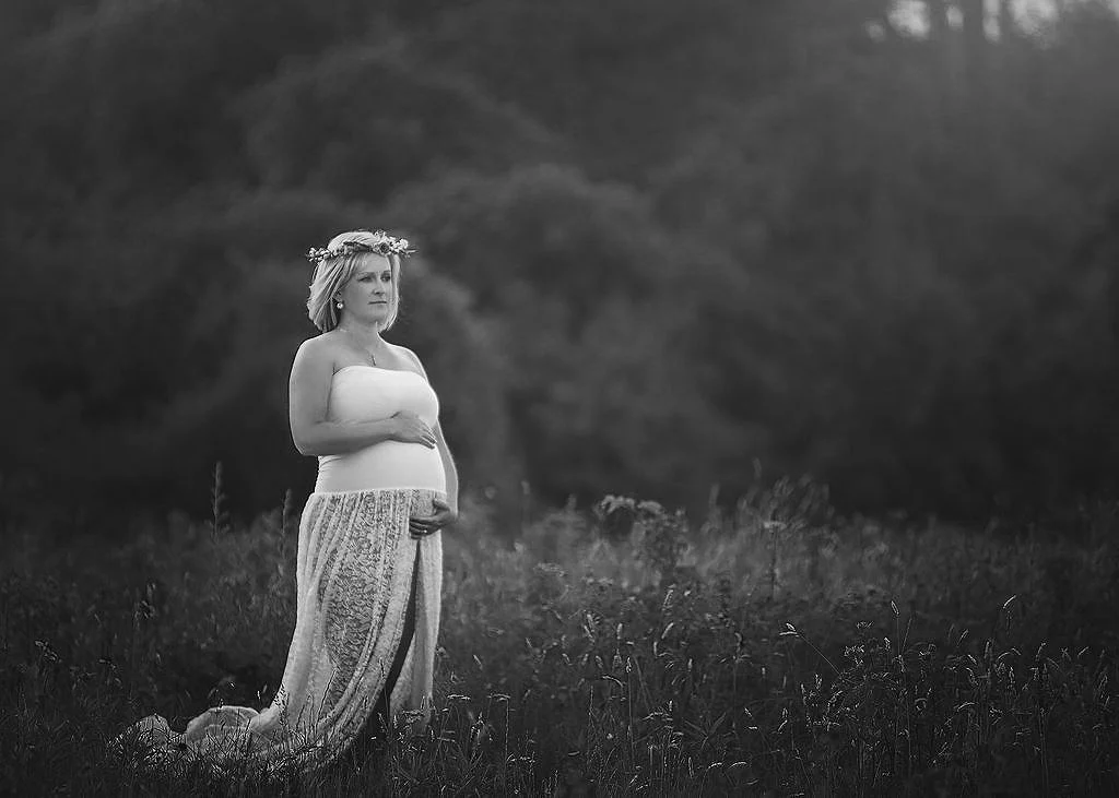black and white maternity portrait of pregnant mother in New Jersey