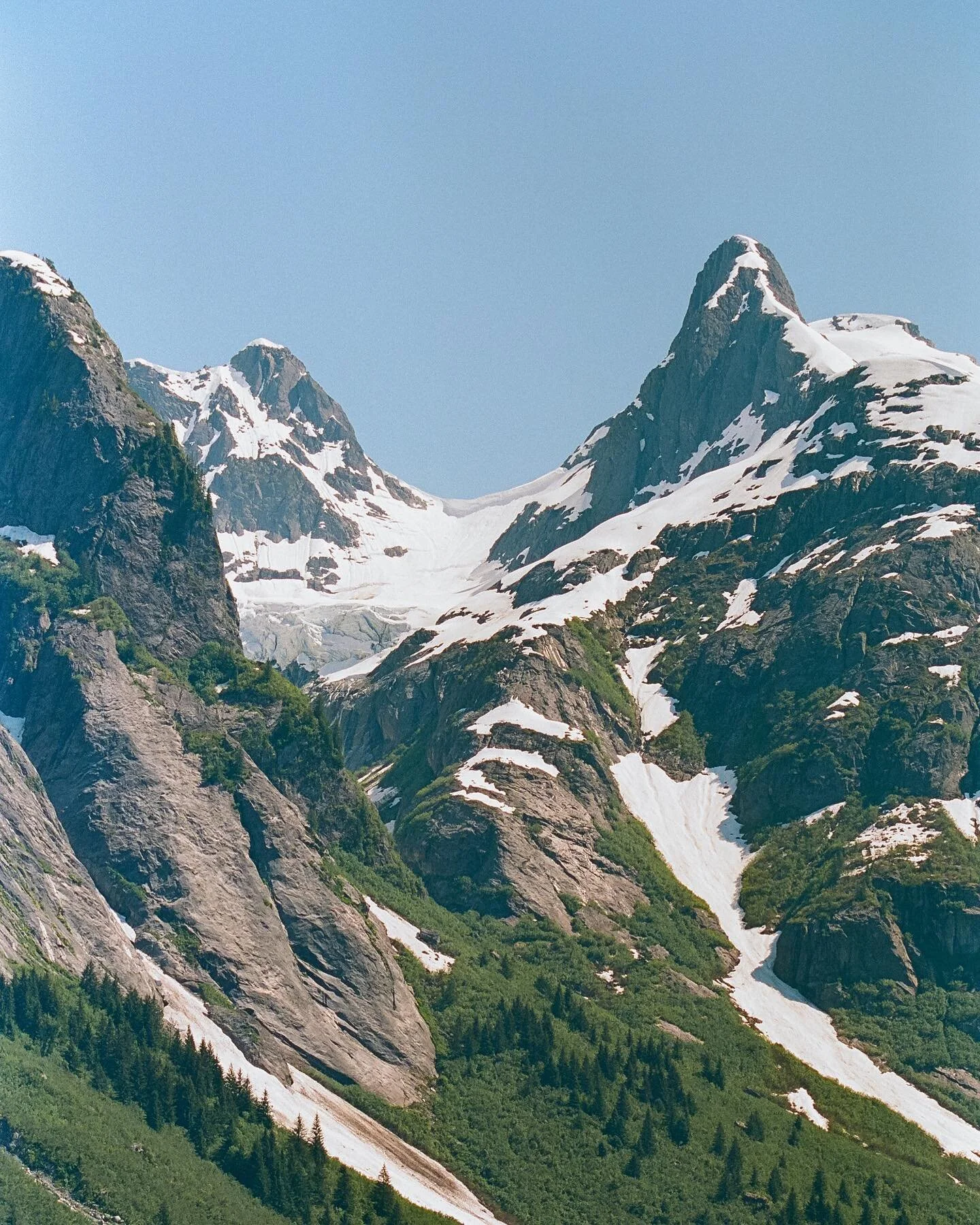 &ldquo;What a glorious greeting the sun gives the mountains&rdquo; &ndash; John Muir

#alaskawedding #alaskanwedding #alaskaadventurewedding #alaskaweddingphotographer #alaskaweddingphotography #alaskaelopement #alaskaelopementphotographer #alaskaadv