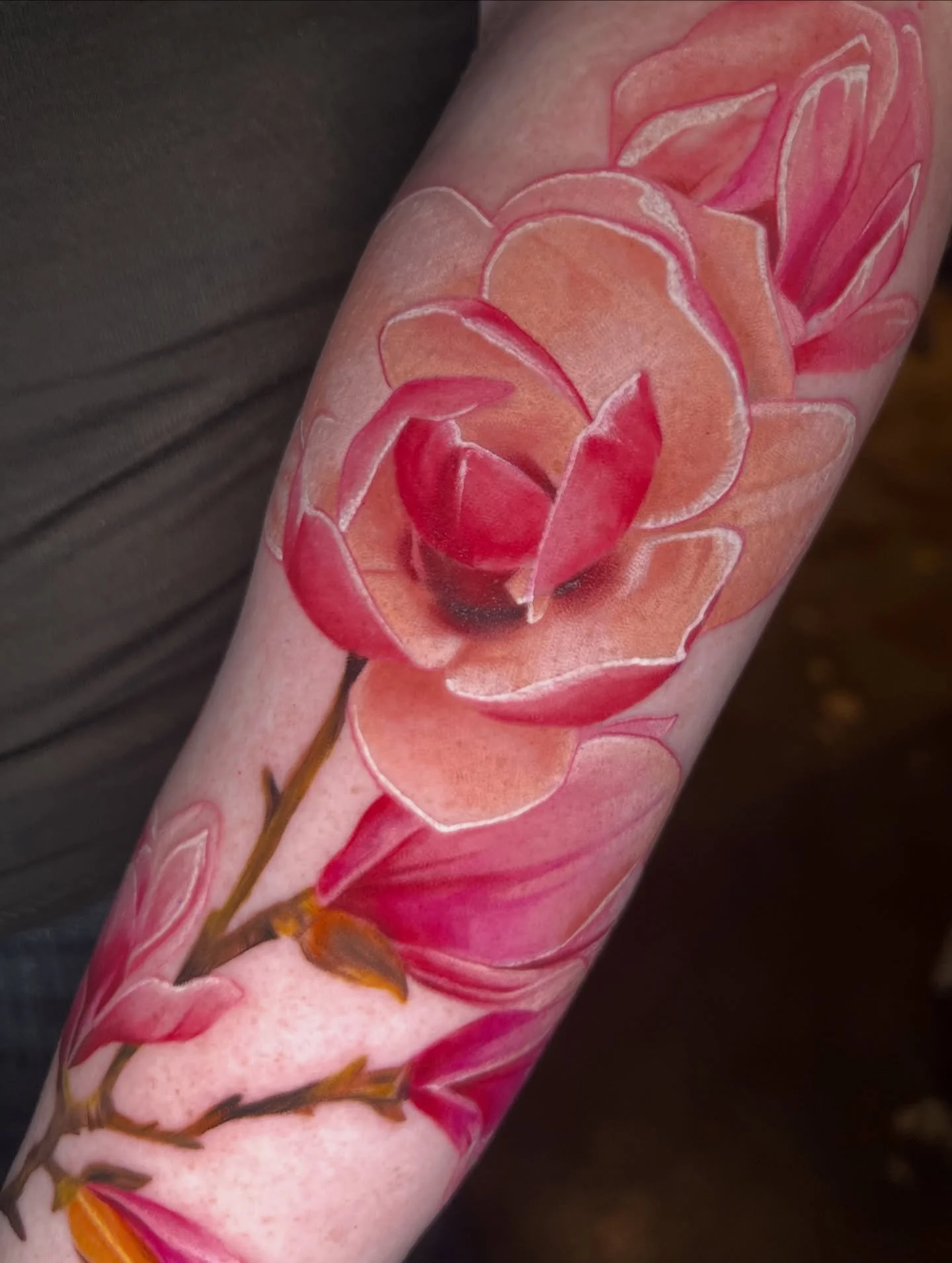 Magnolias for Nissa today!
Along with some healed poppies from a bit ago!
I’m absolutely in awe of how this turned out and how the poppies have healed!❤️
-
#magnolia #magnoliatattoo #floraltattoos #floraltattoo #poppytat #poppytattoo #realismta
