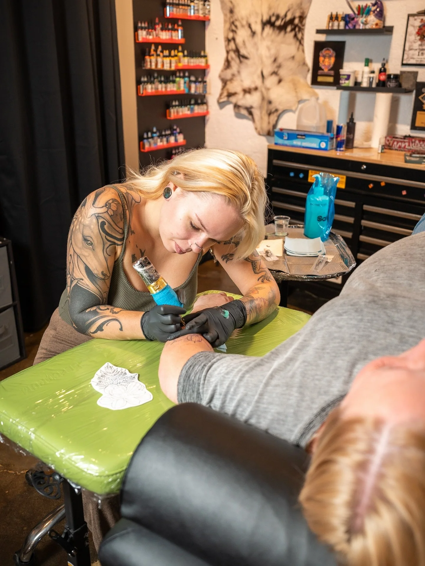 Had a great time at Art Crawl a few weekends ago with the shop @northernbelletattoo ! Thanks to everyone who came out and saw all of us and our vendors❤️
I still have a bunch of taxidermy available even after the event! I can post them soon!