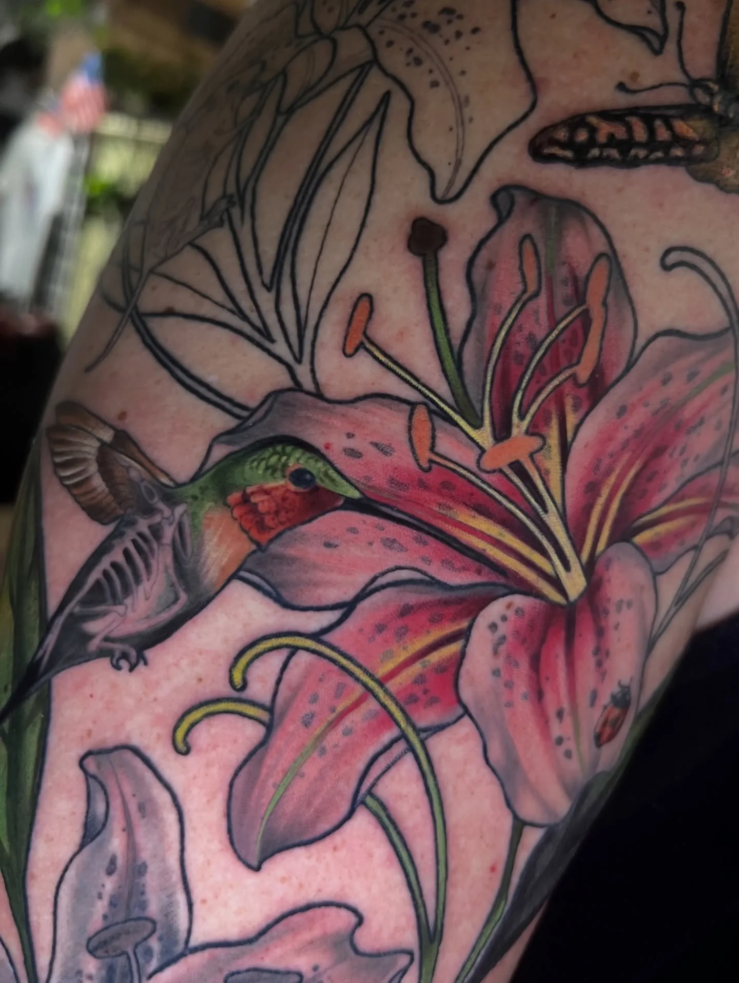 Chipping away on this memorial piece for Ben🧚🏻
Lines and most of the bottom b&amp;g lily are healed!
-
#lilytattoo #hummingbirdtattoo #mntattooartist