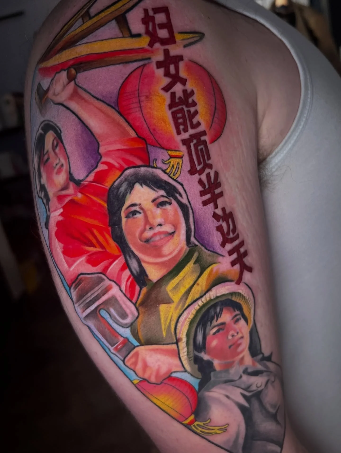 Chinese feminist movement poster inspired piece finished up for Zach the other day!🏮
The characters read &ldquo;Women hold up half the sky&rdquo;
This was such a fun piece to do research on and compose! 
Lines &amp; a bit of the color healed!
-
#neo