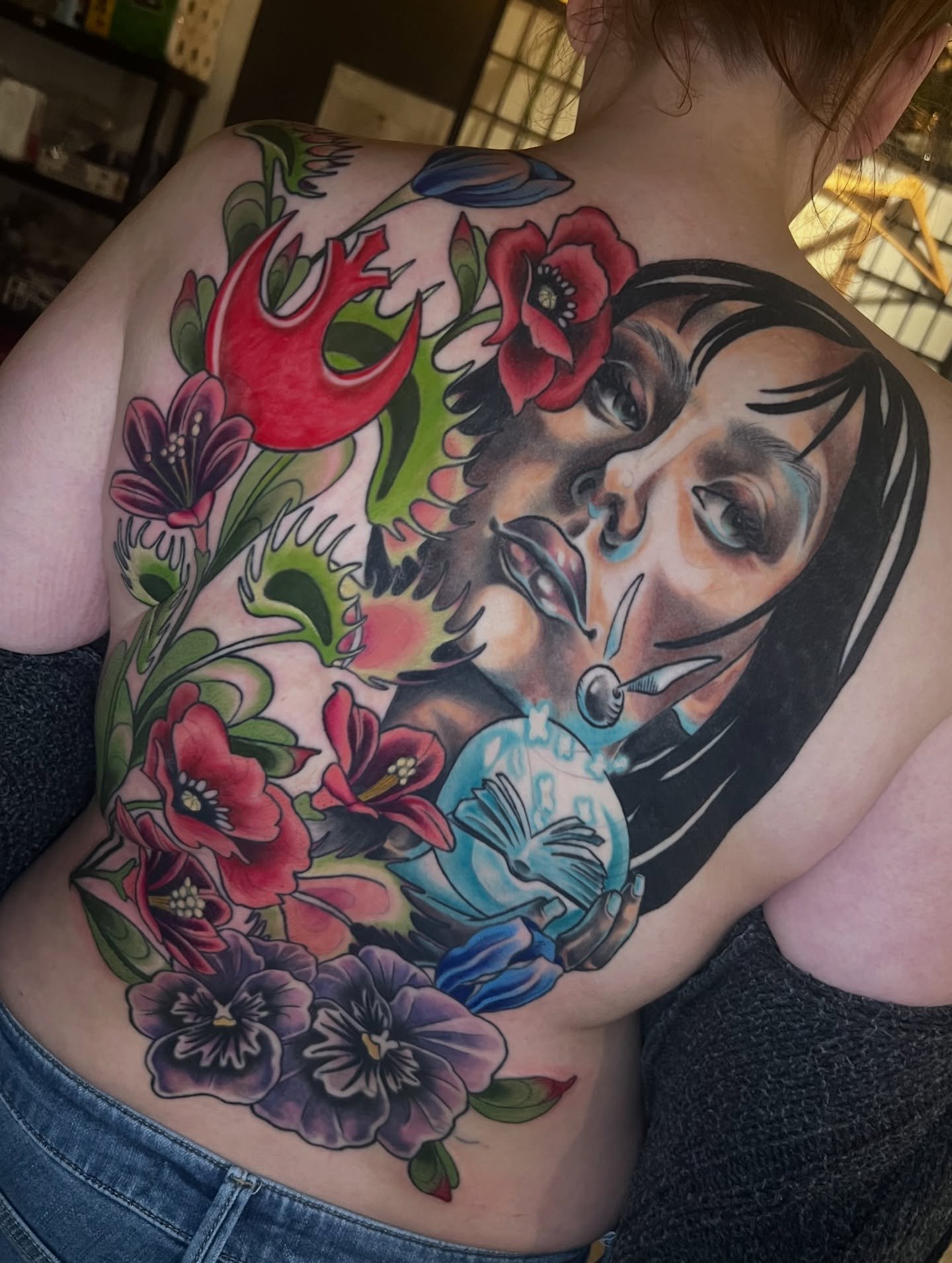 Backpiece for Tiffany finished up the other week!
Super happy with how this project has come along and healed! 🧚🏻
The purple pansies are a coverup! We originally planed to only do the coverup portion but as I was messing with the original design I 